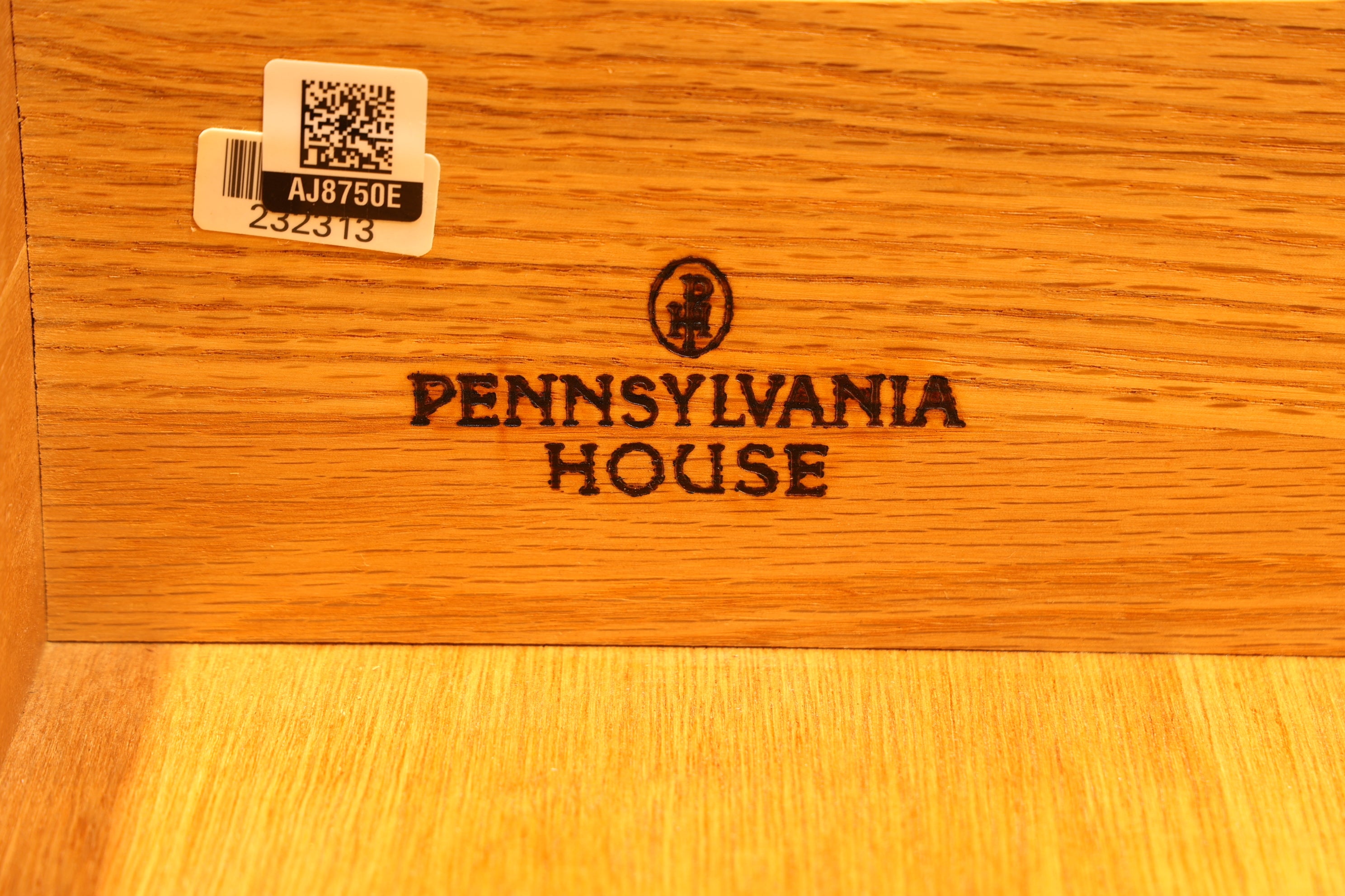 Stilvolles Sideboard der Marke Pennsylvania House USA Antik Stil Kommode Anrichte Schrank