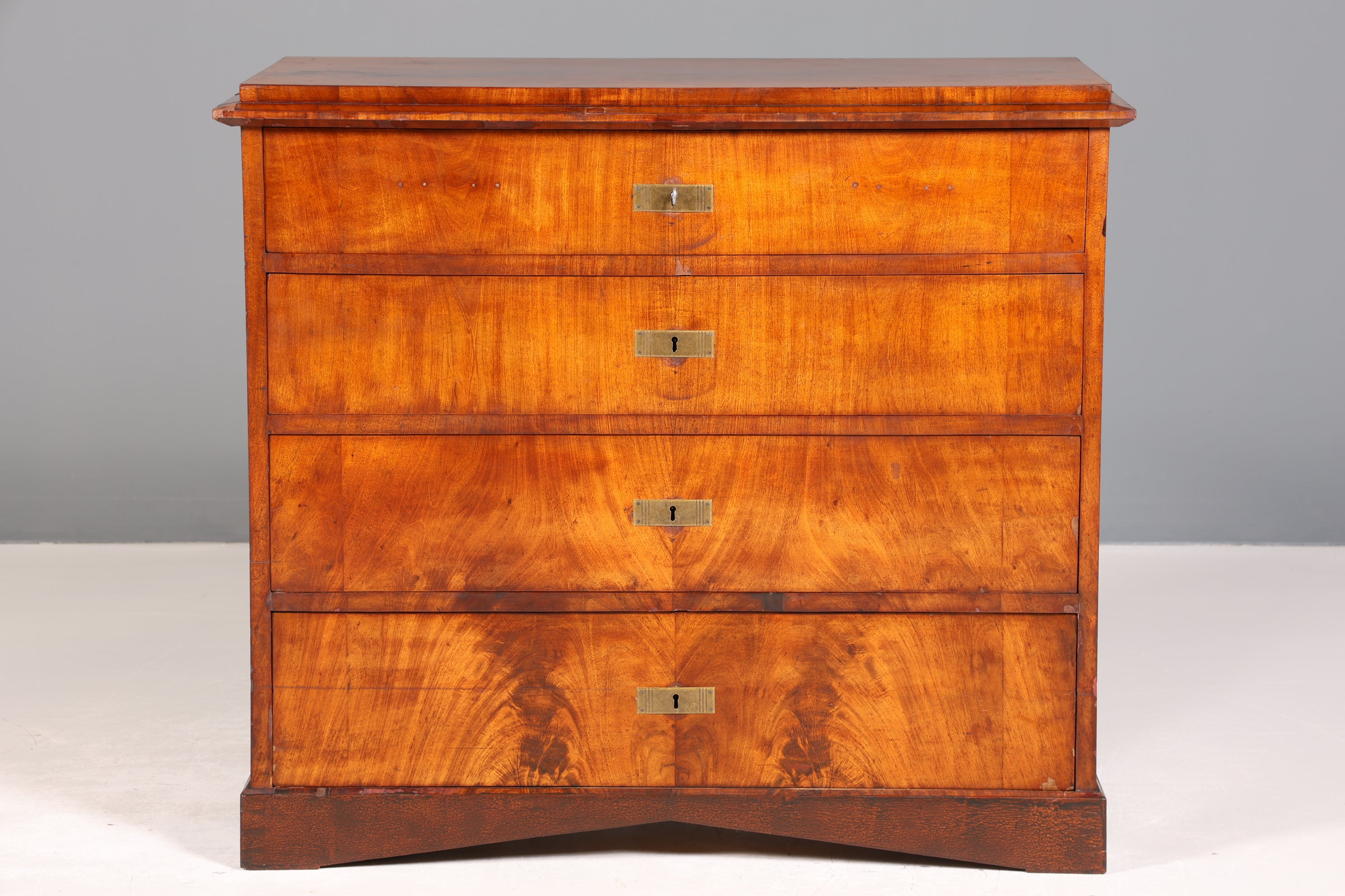 E112 Finish Stilvolle Louis Philippe Kommode Nussbaum Gründerzeit Schubladenkommode um 1890