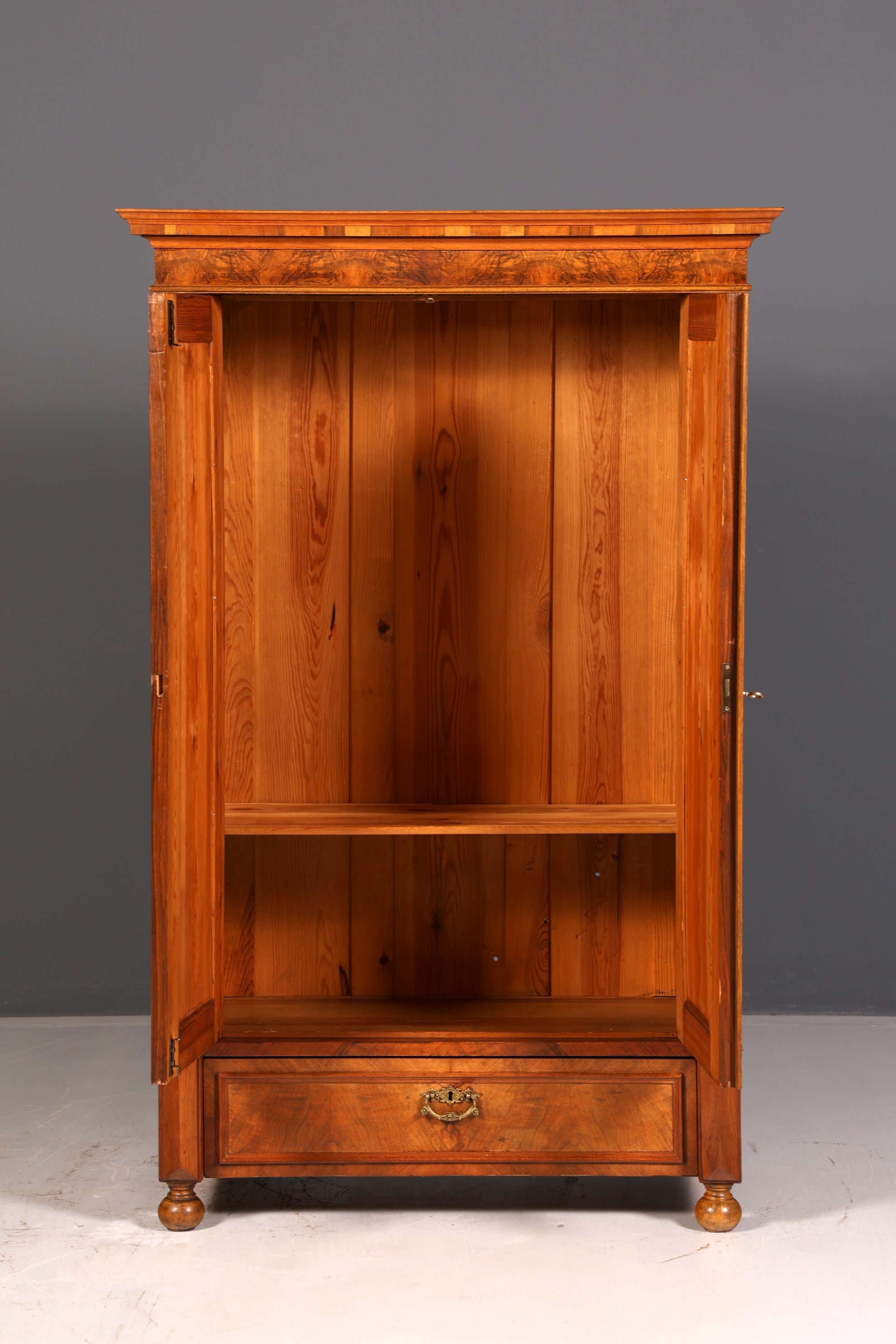 Edler Gründerzeit Kleiderschrank um 1880 Antik Schrank Jugendstil Wäscheschrank Dielenschrank Vintage