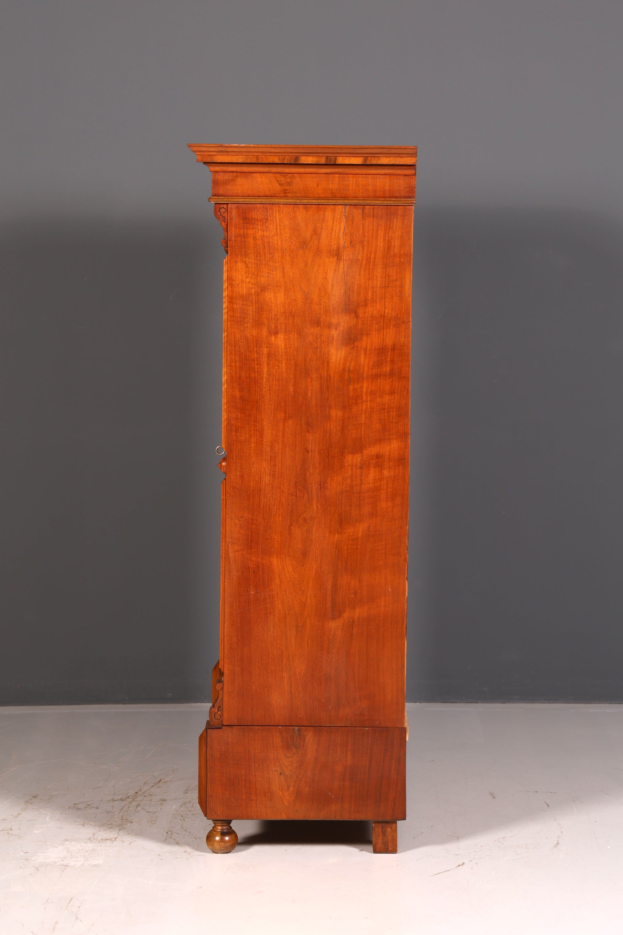 Edler Gründerzeit Kleiderschrank um 1880 Antik Schrank Jugendstil Wäscheschrank Dielenschrank Vintage