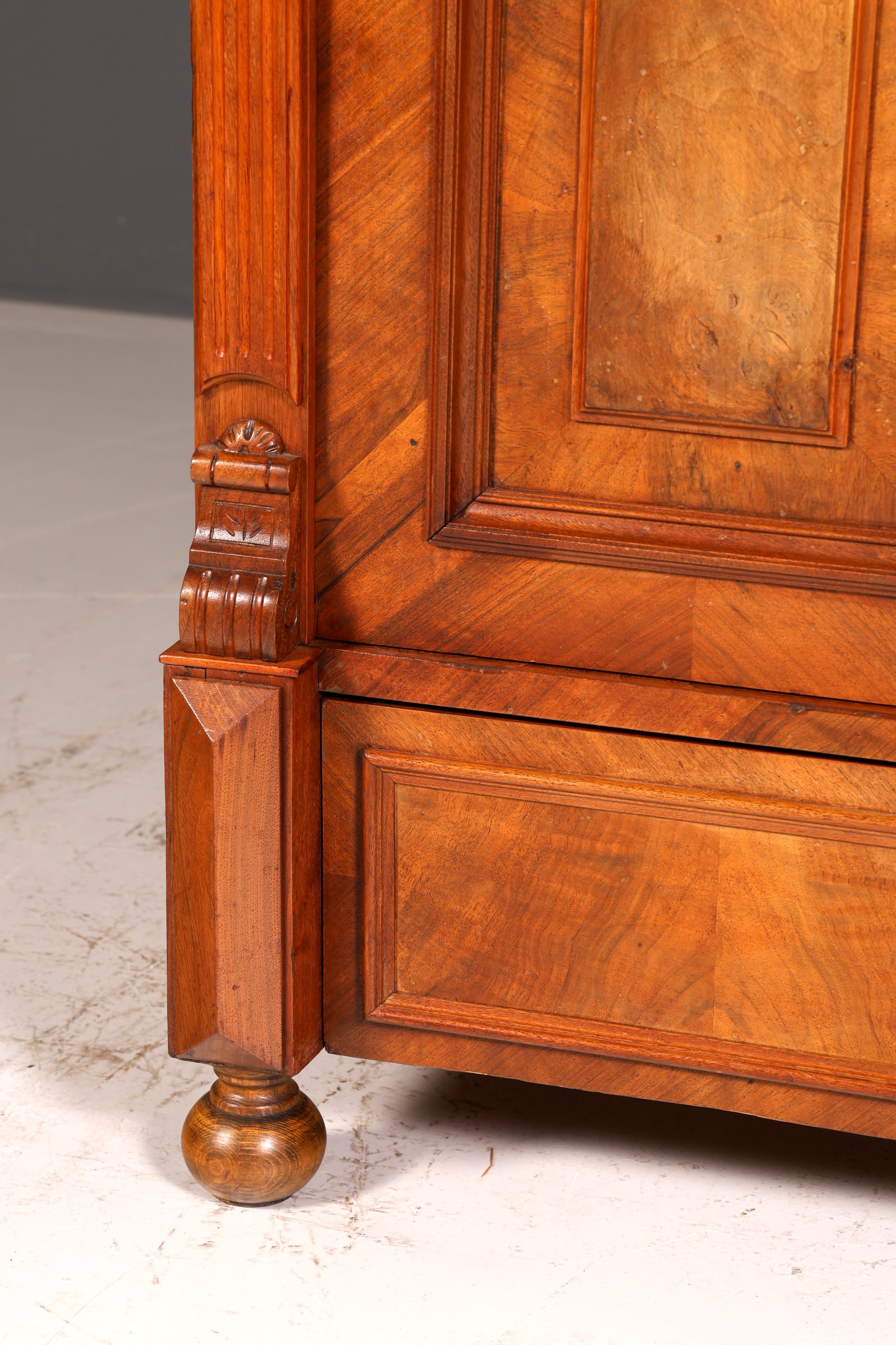 Edler Gründerzeit Kleiderschrank um 1880 Antik Schrank Jugendstil Wäscheschrank Dielenschrank Vintage
