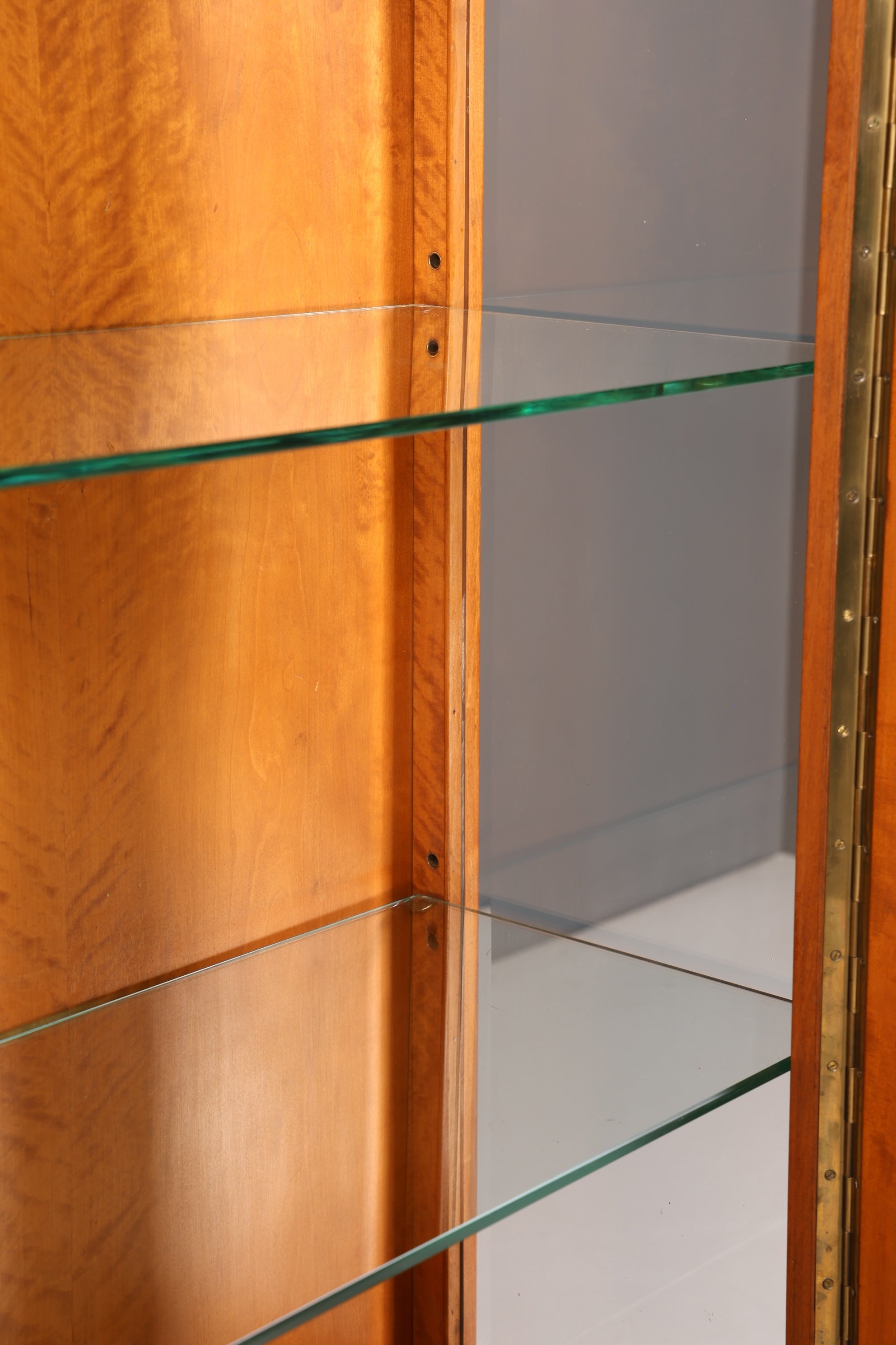 Traumhafte Vitrine im Biedermeier Stil Antik Schrank Geschirrschrank Art Deco Regal