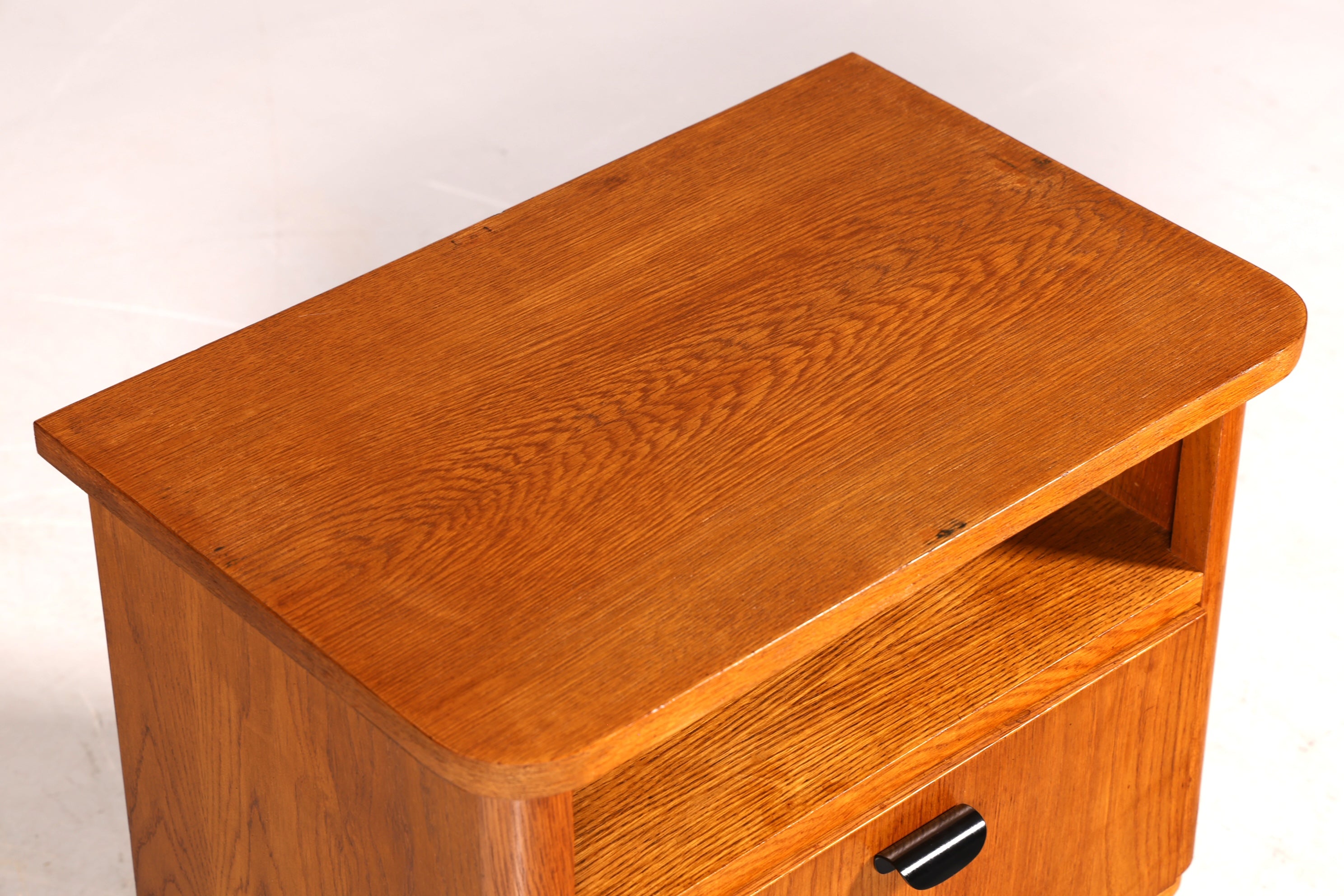 Schlichte Mid Century Kommode Vintage Klappschränkchen Danish Design Nachttisch 2 von 2