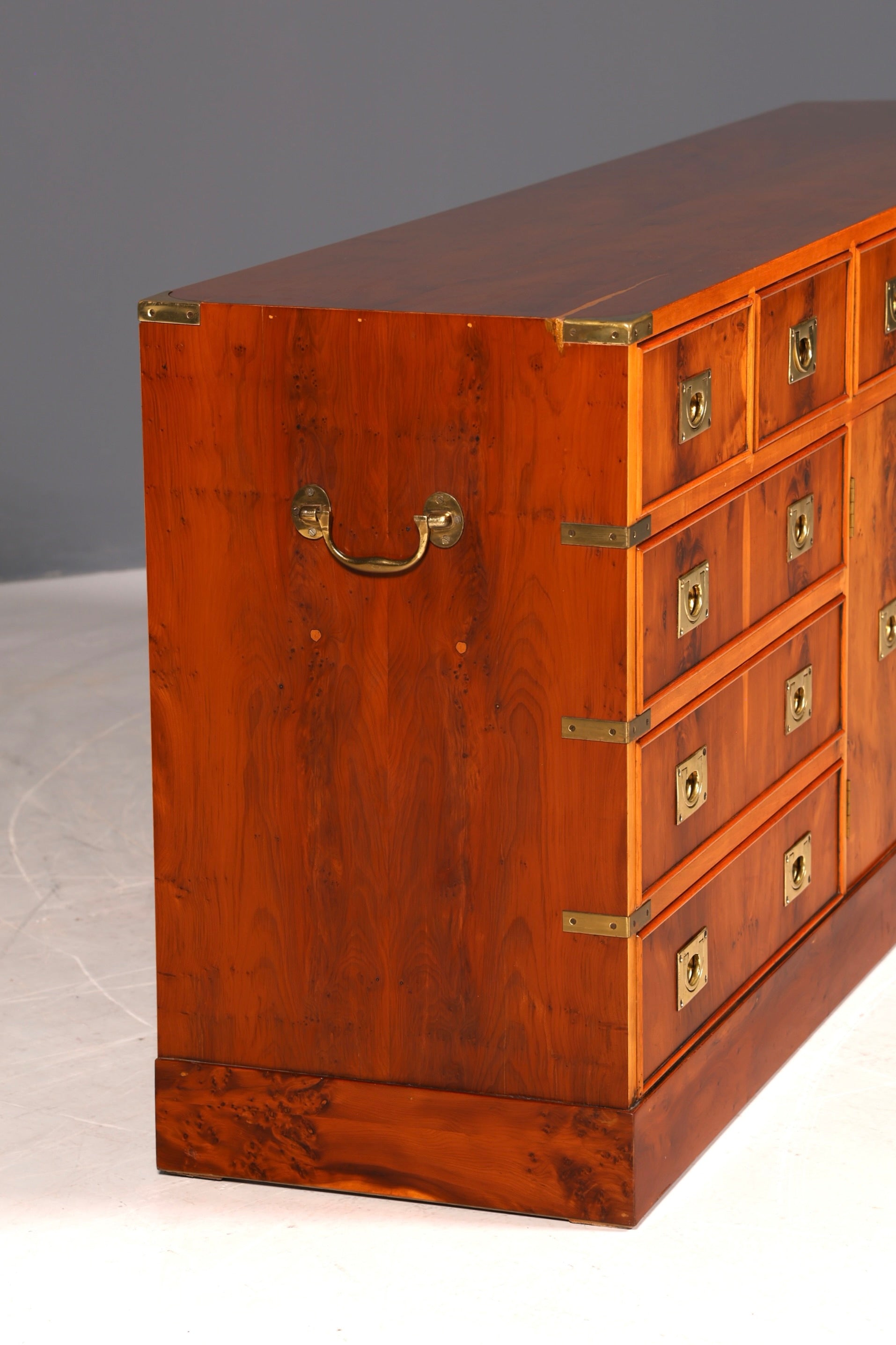 Wunderschönes XXL Maritim Sideboard Englische Schiffs Kommode Englisch Antik Schrank Military Chest