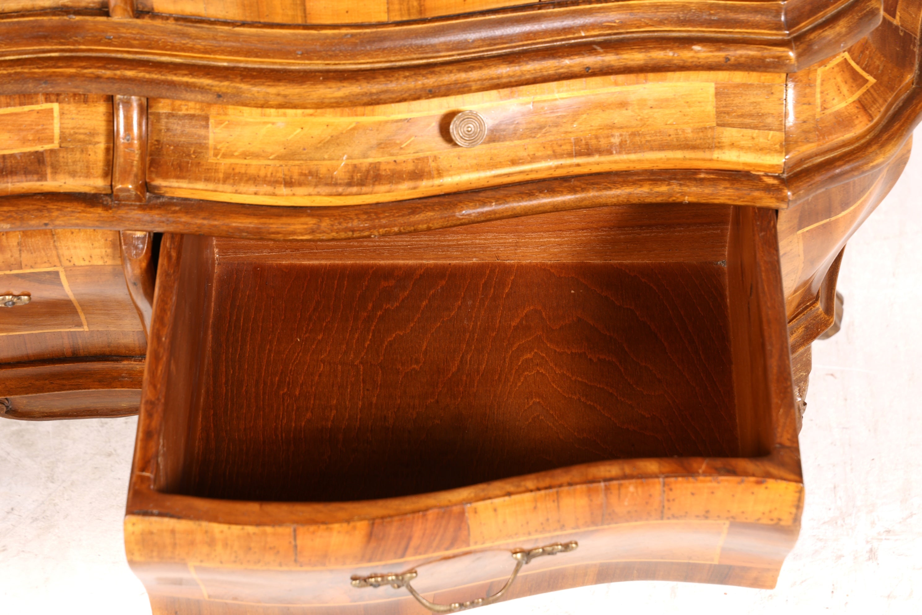 Wunderschöne Chippendale Vitrine Regal Schrank Barock Stil Bücherregal Geschirrschrank