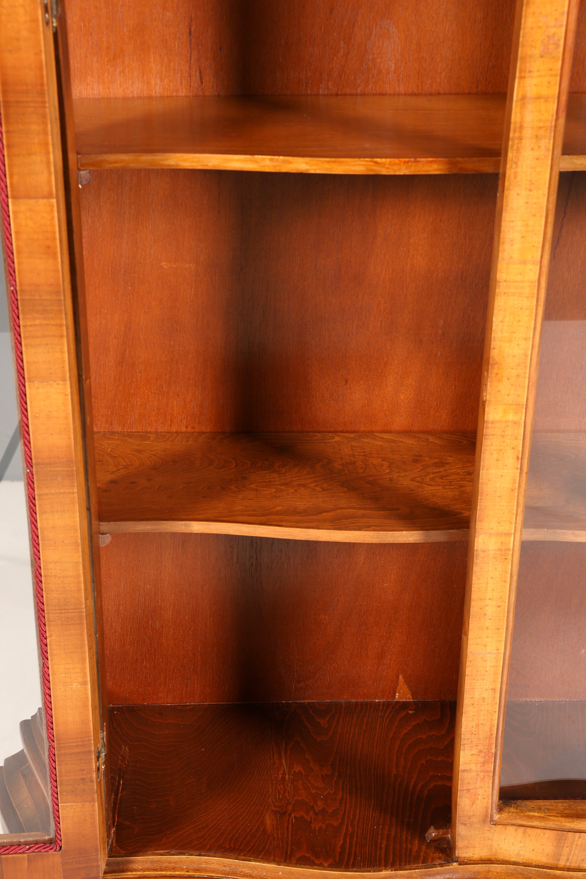 Wunderschöne Chippendale Vitrine Regal Schrank Barock Stil Bücherregal Geschirrschrank