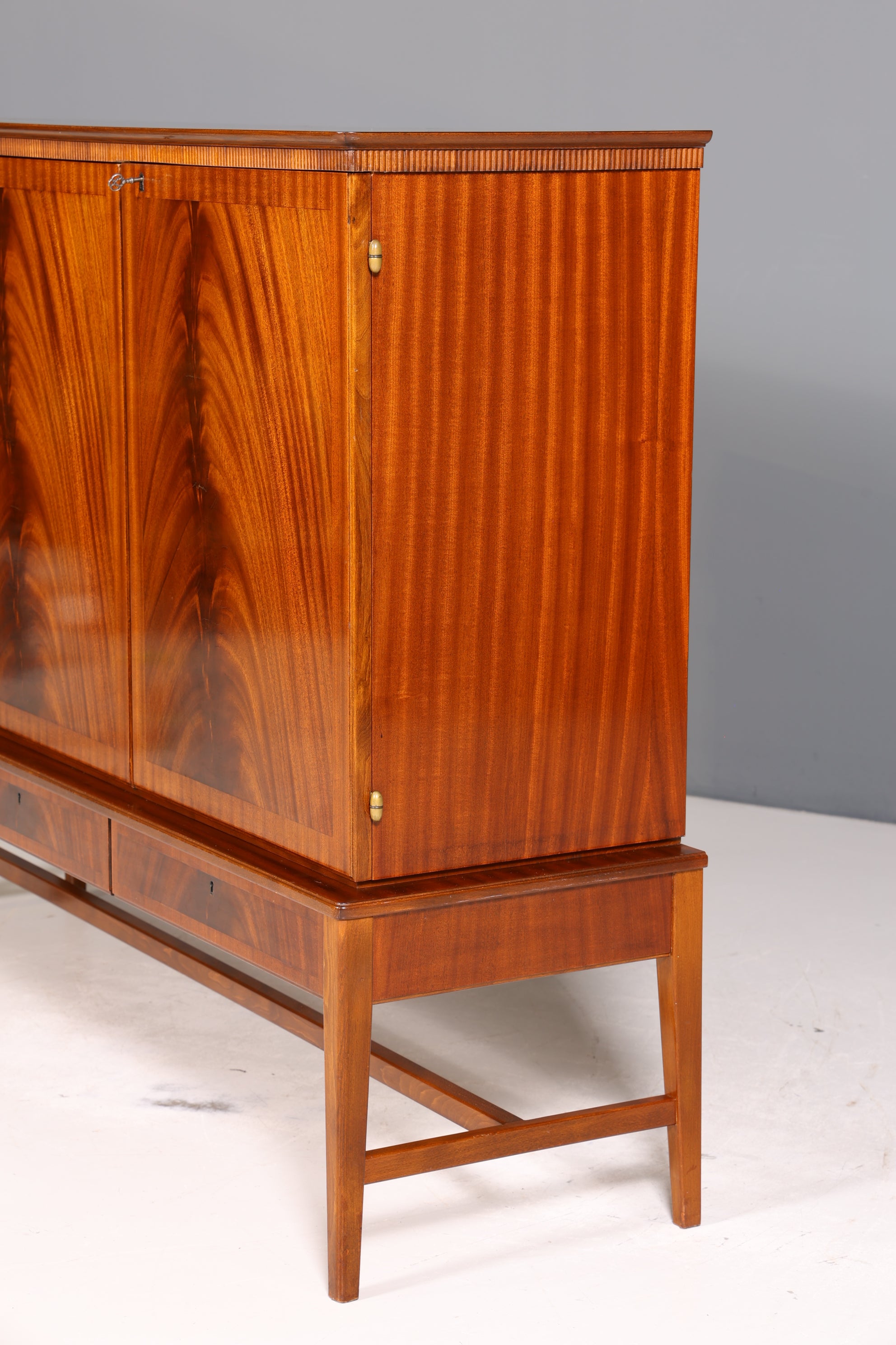 Stilvolles Mid Century Highboard Englisch Vintage Vertiko Wäsche Schrank Büro Kommode 60s