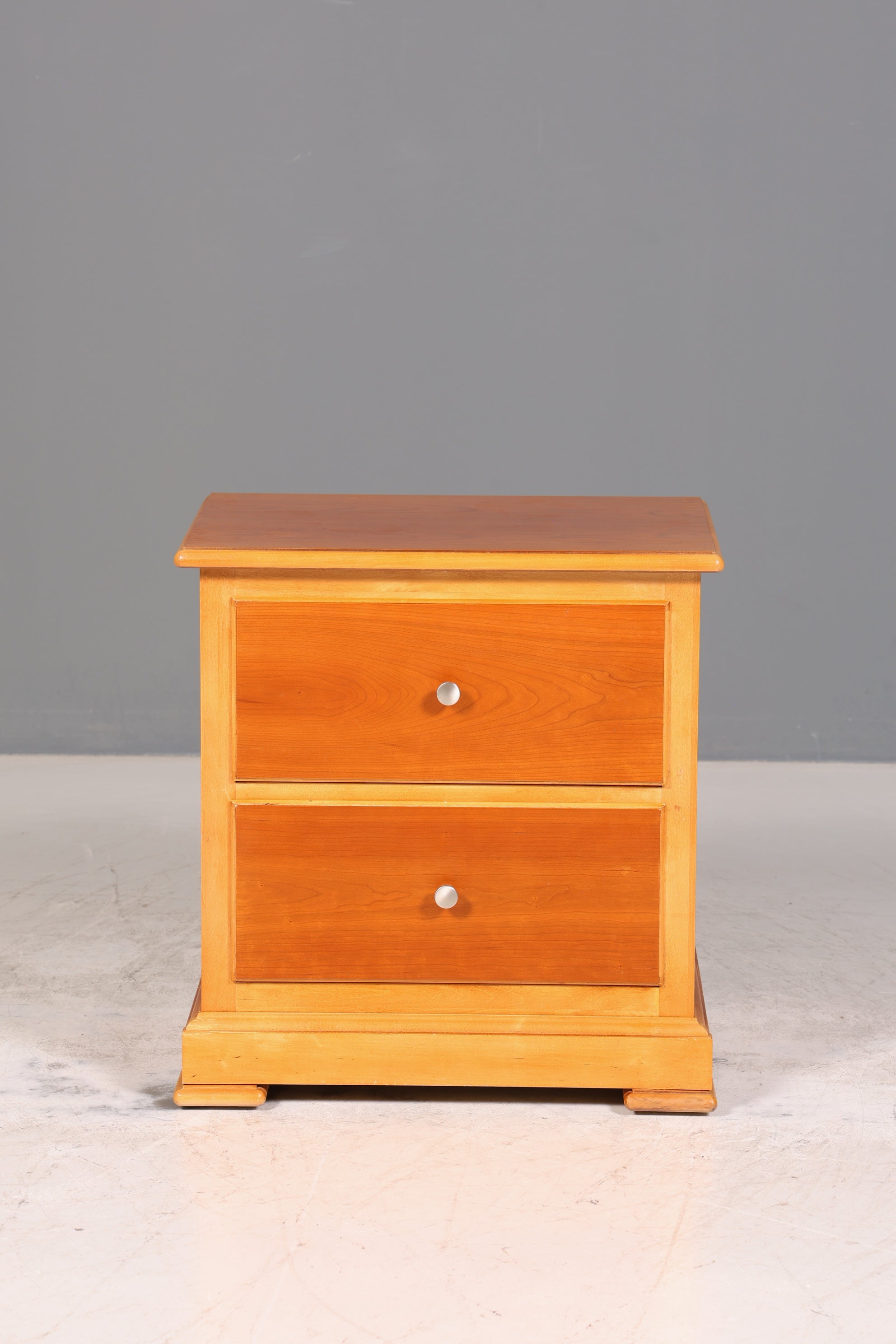 Wunderschöne Kommode der Marke Drexel Heritage Antik Stil Nachttisch USA Schlafzimmer Kommode 2 von 3