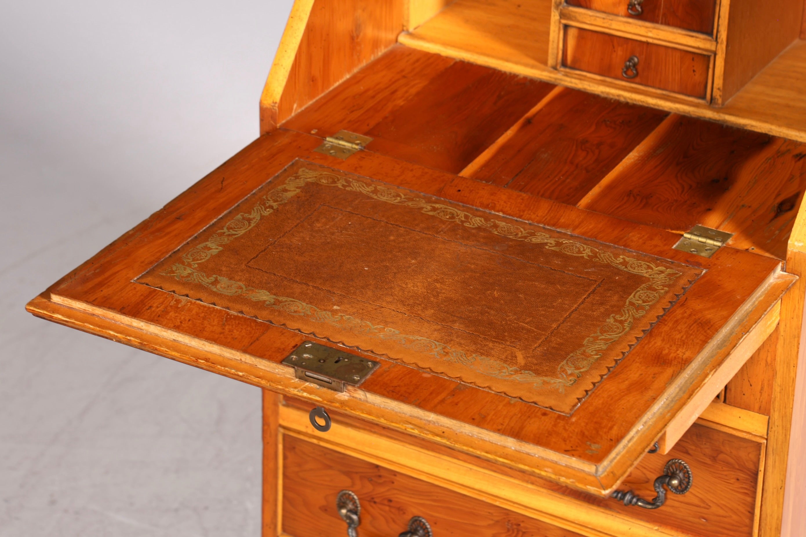 Schlichter Englischer Sekretär Englisch Schreibtisch Desk Bürotisch echt Lederauflage 60s Office Table