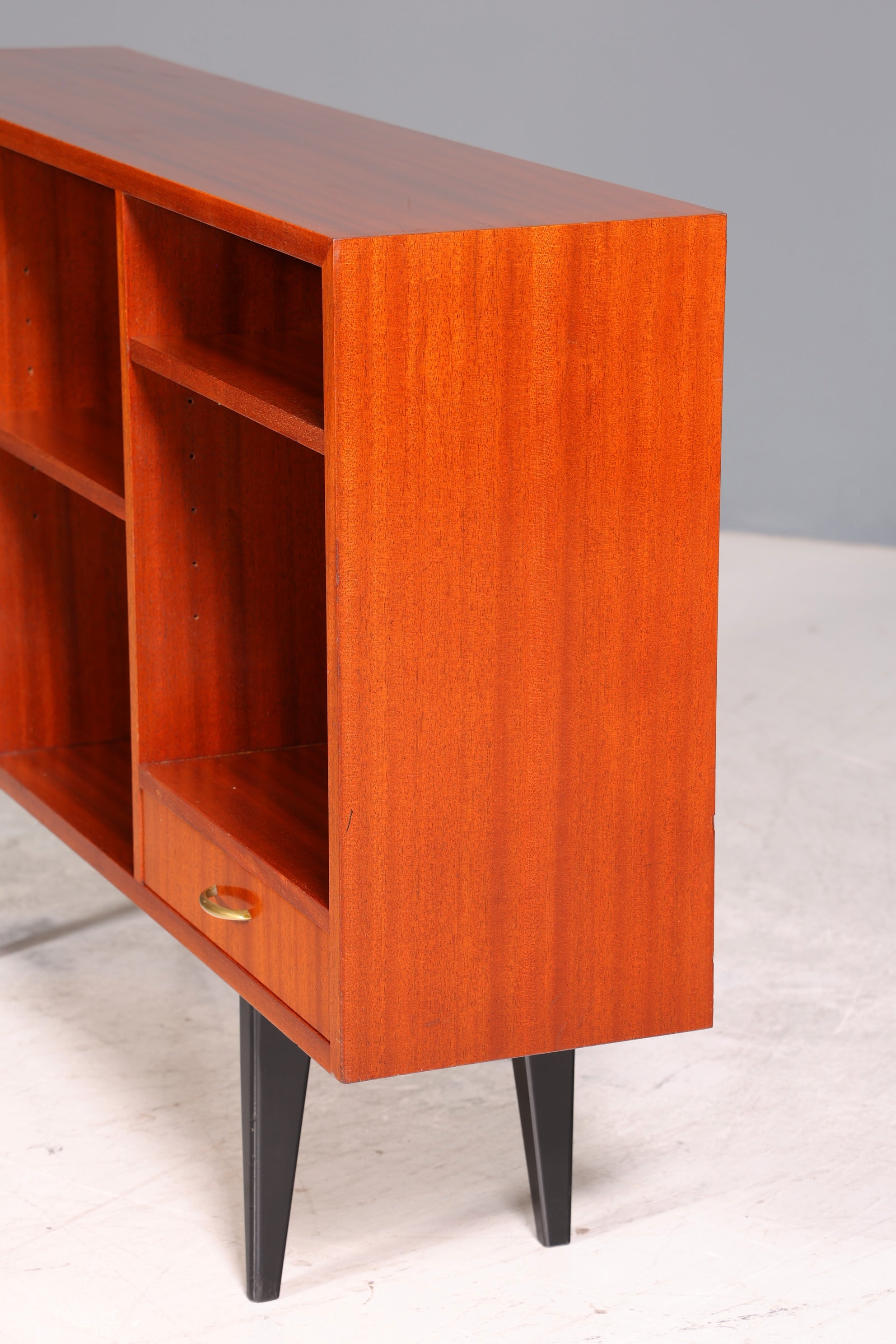 Wunderschönes Mid Century Regal Sideboard Vintage TV Schrank Retro Bücherregal 60s