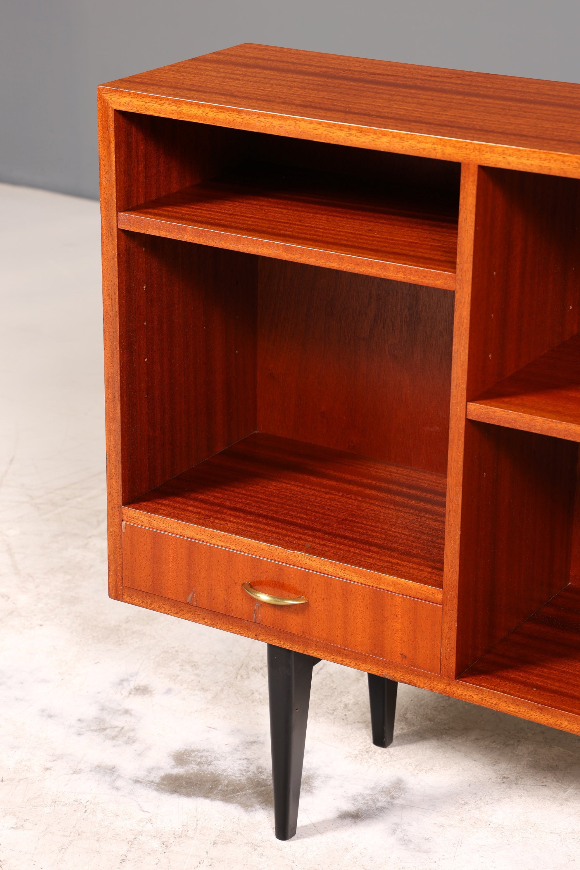 Wunderschönes Mid Century Regal Sideboard Vintage TV Schrank Retro Bücherregal 60s