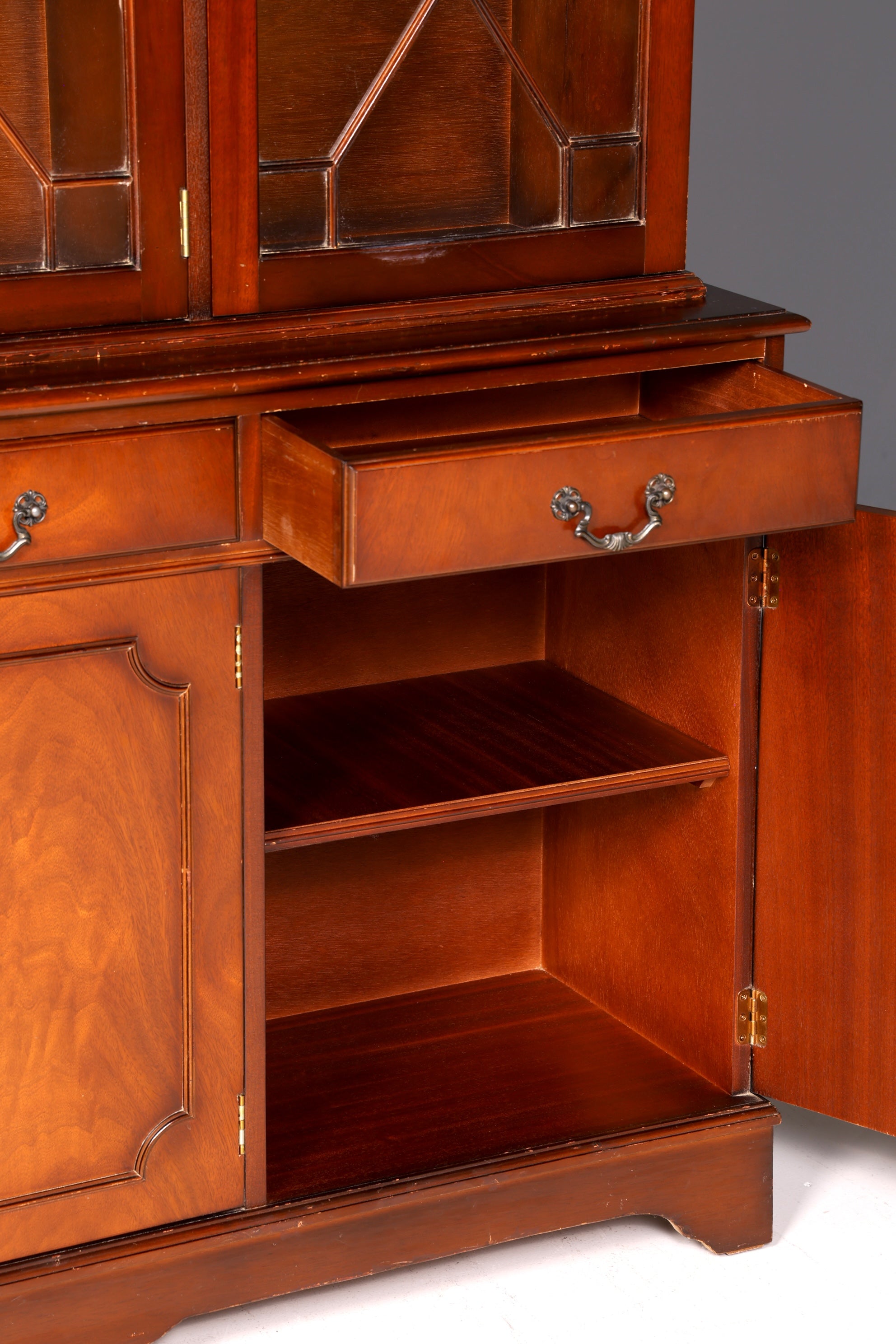Wunderschöne Englische Vitrine Bibliothek Bücherschrank Buffet Schrank Antik 60s UK