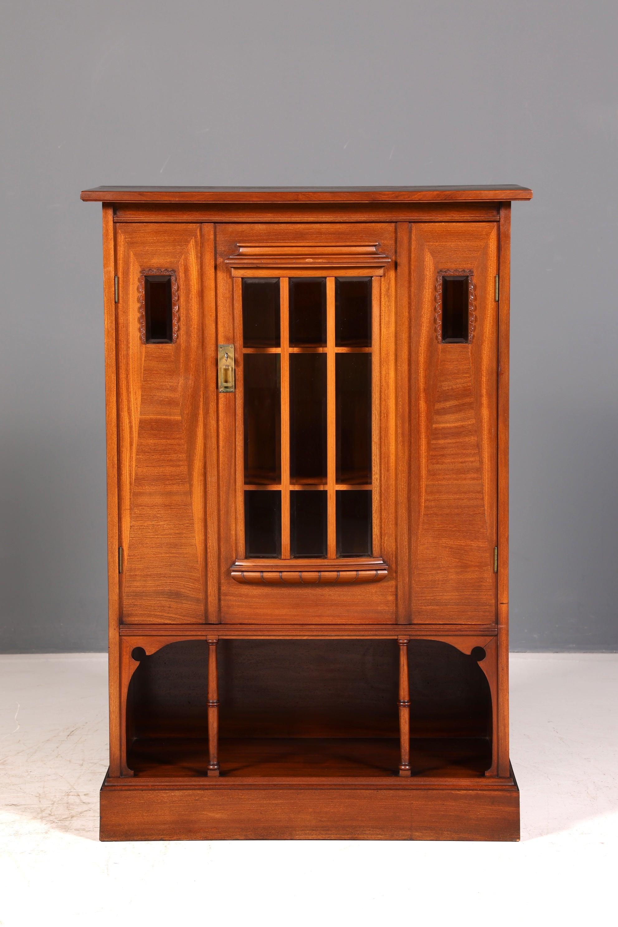 Traumhafte Jugendstil Vitrine Eiche Antik Holz Bücherschrank Schrank Geschirrschrank Glasvitrine Vintage