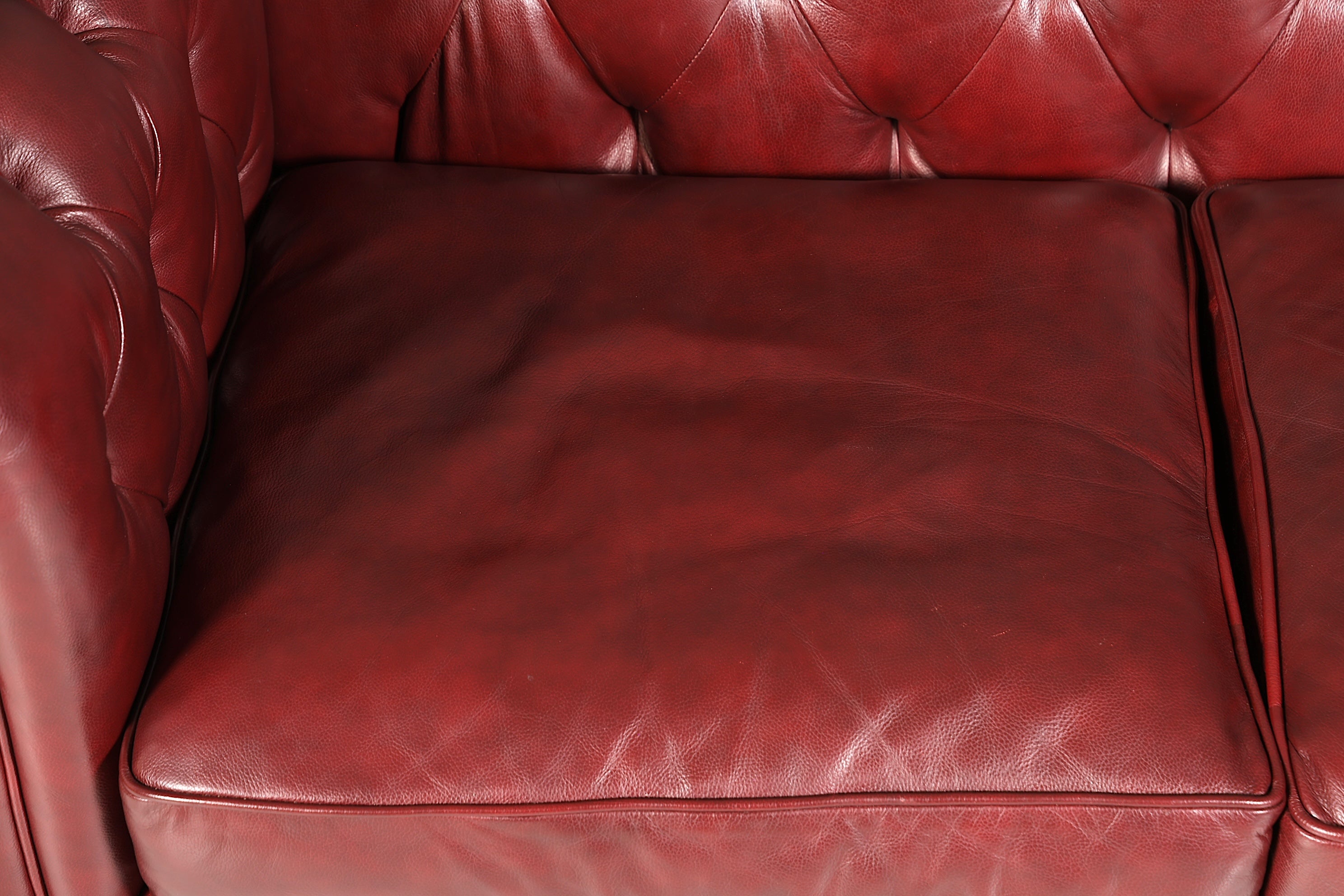 Wunderschönes Original Chesterfield Sofa 2,5-Sitzer Couch Oxblood England Polstersofa