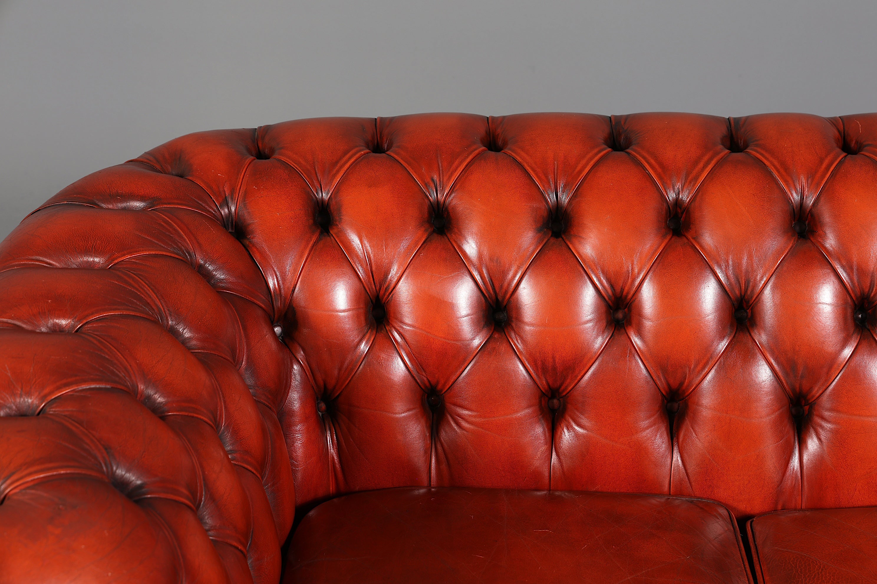 Traumhaftes Original Chesterfield Sofa 2-Sitzer UK Couch England Polstersofa