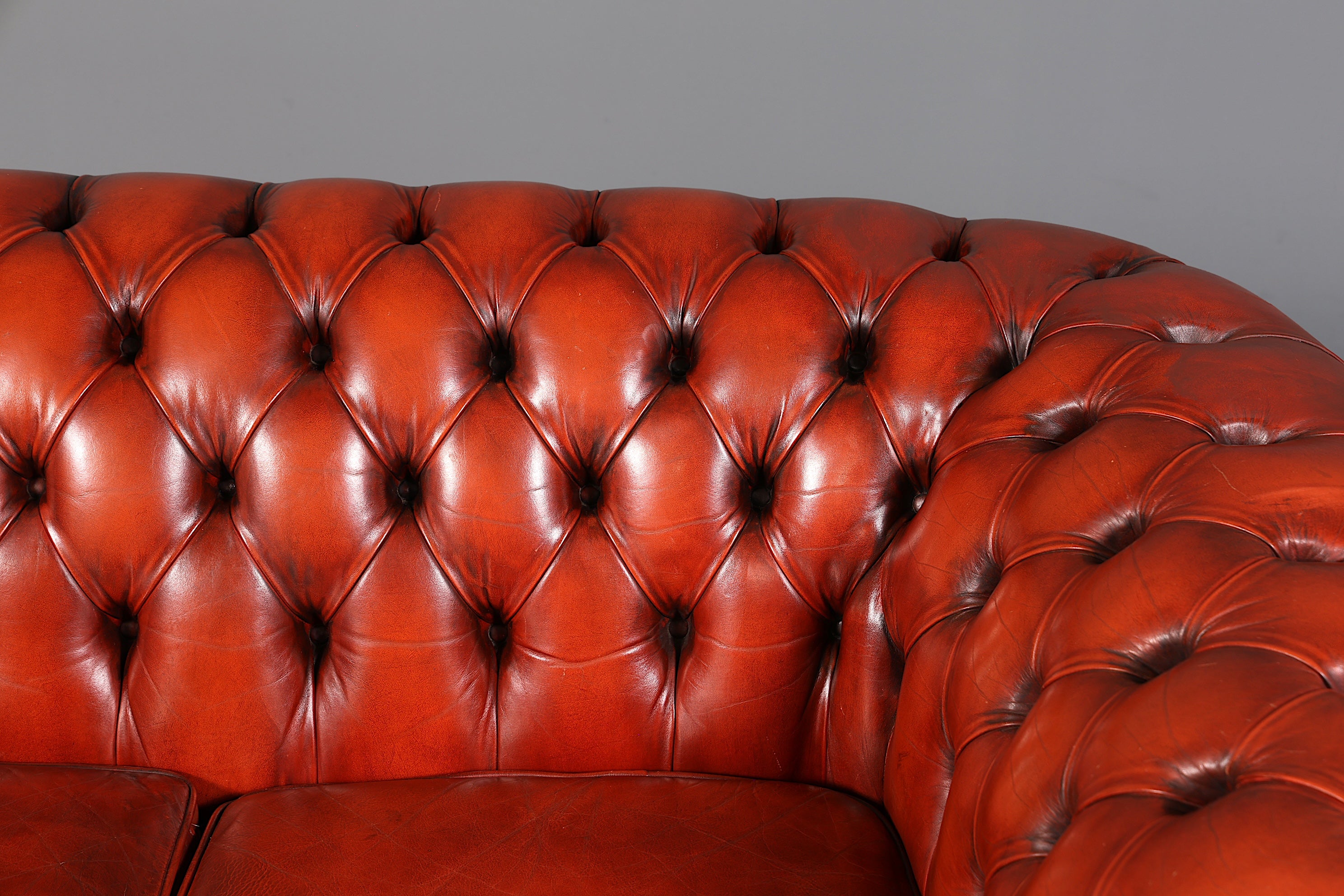 Traumhaftes Original Chesterfield Sofa 2-Sitzer UK Couch England Polstersofa