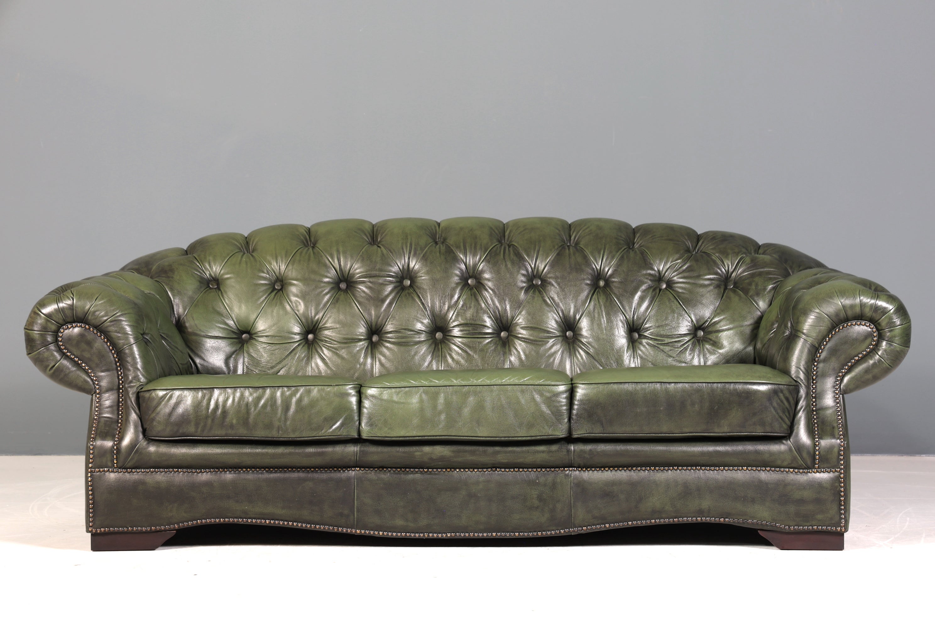 Wunderschönes Original Chesterfield Sofa grün 3-Sitzer echt Leder Couch