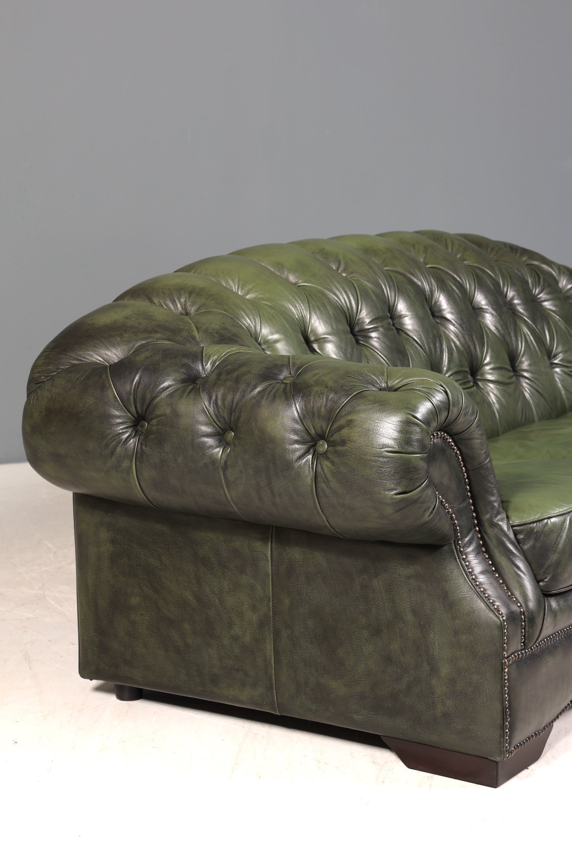 Wunderschönes Original Chesterfield Sofa grün 3-Sitzer echt Leder Couch