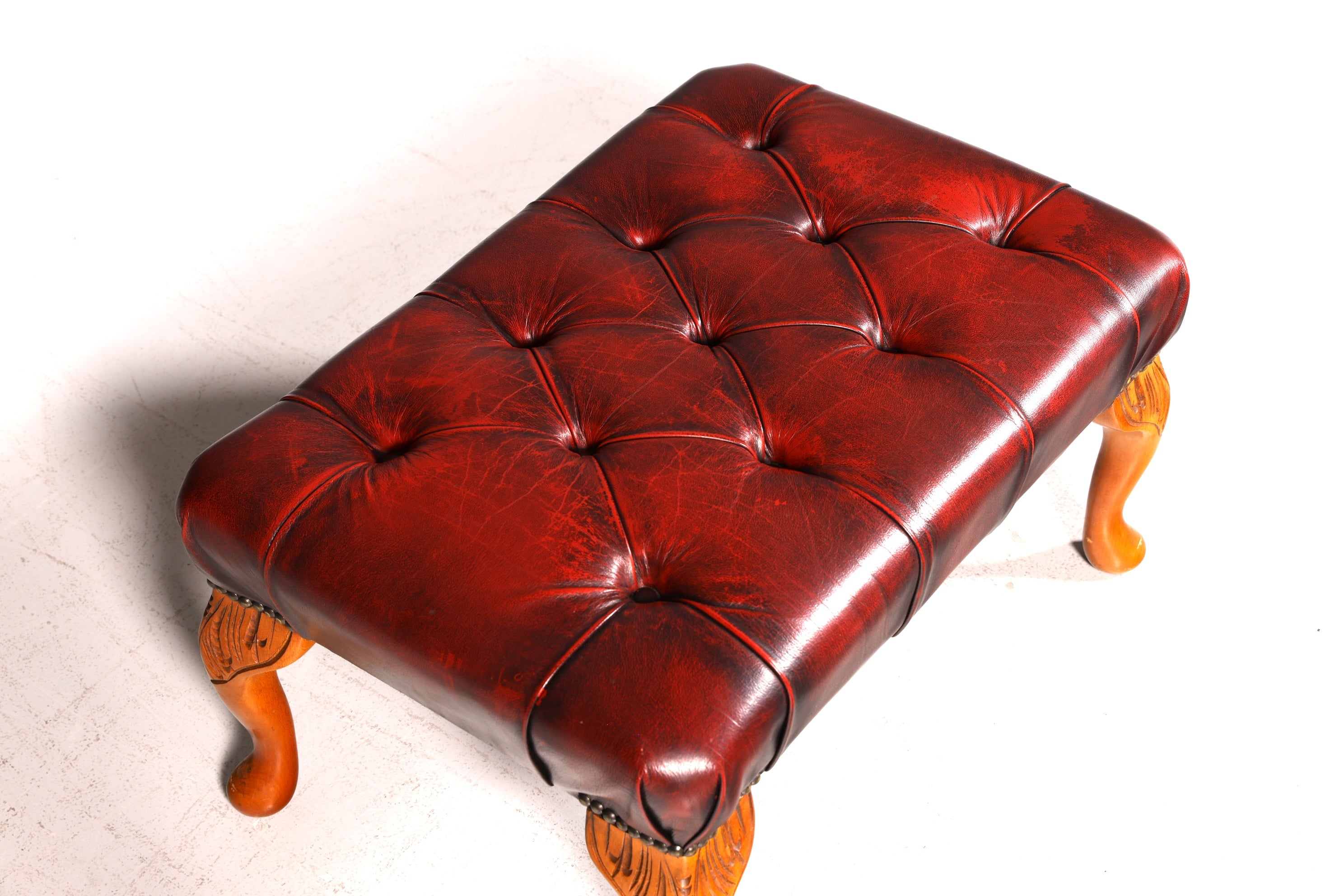 Original Chesterfield Hocker Echt Leder Englischer Fußhocker UK Englisch Oxblood Fußablage Antik