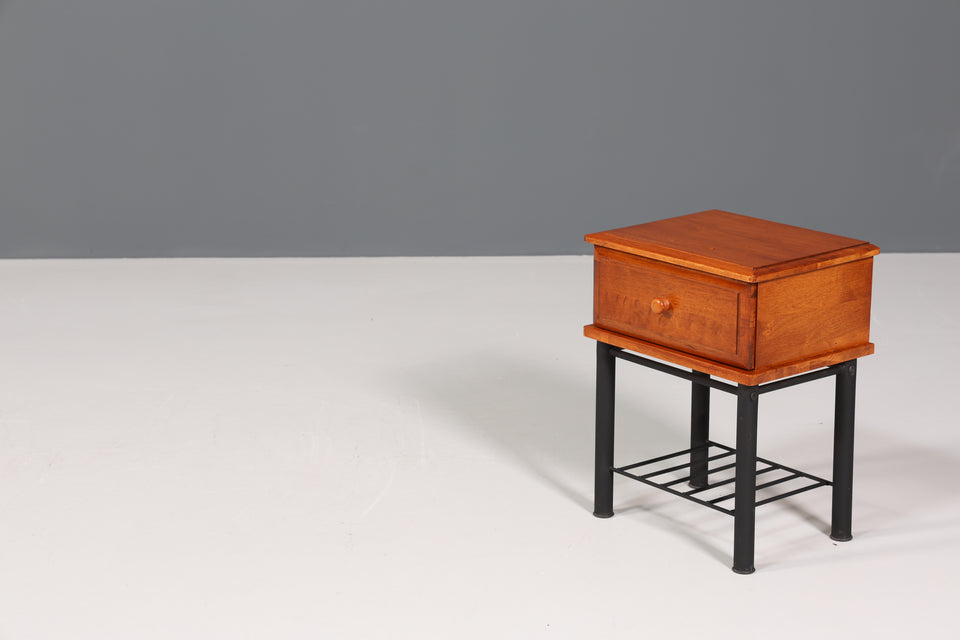 Wunderschöner Mid Century Beistelltisch Industrial Design Ablagetisch 70er Jahre Kommode Vintage Telefontisch 2 von 2