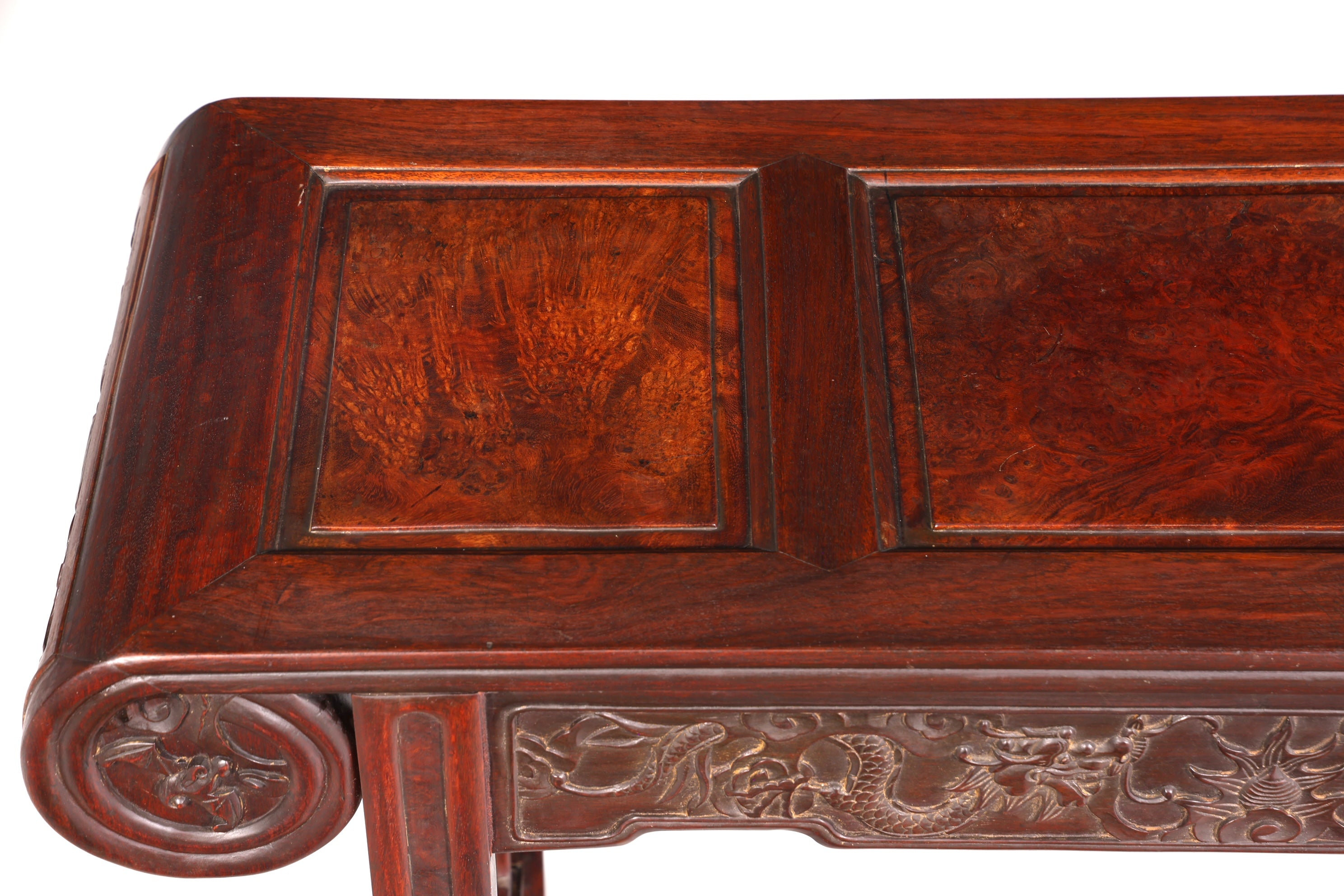 Traumhafte Chinesische Konsole China Tisch mit Asiatischen Motiven Ablagetisch Beistelltisch