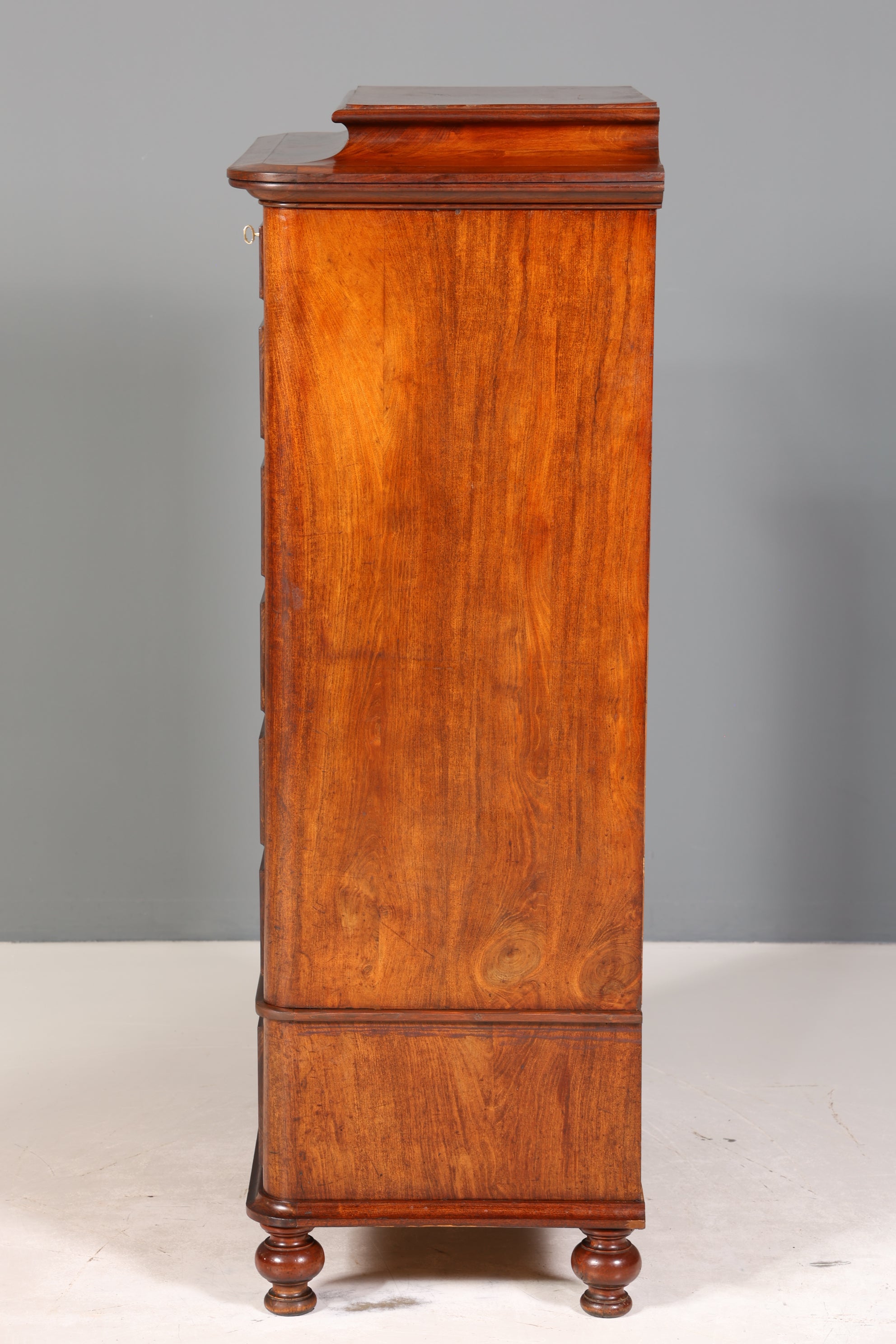 Wunderschöne Louis Philippe Chiffoniere um 1880 Gründerzeit Nussbaum Vertiko Schrank Semainier