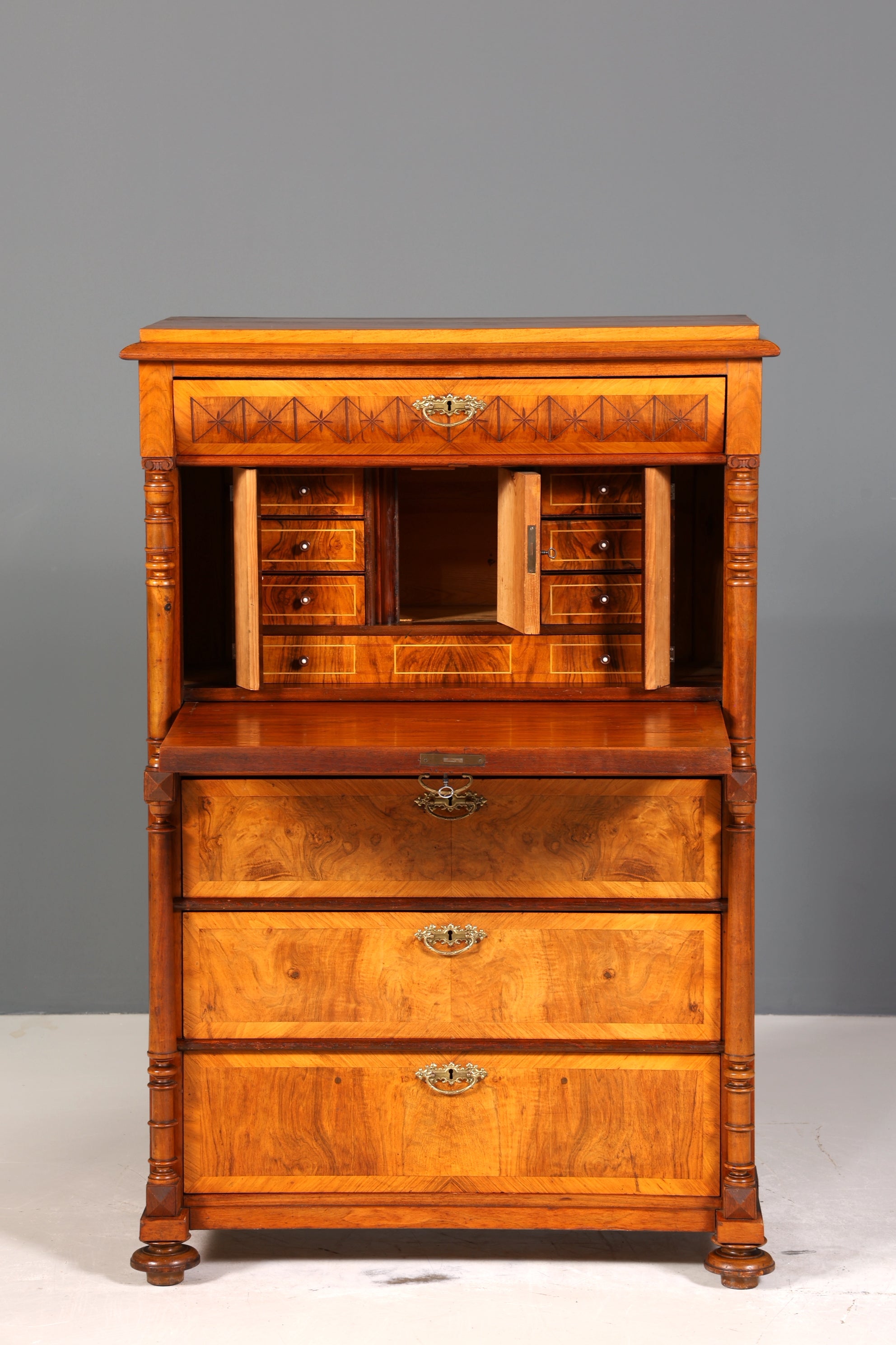 Stilvoller Gründerzeit Sekretär Vertiko Nussbaum Jugendstil Highboard Louis Philippe Kommode um 1880