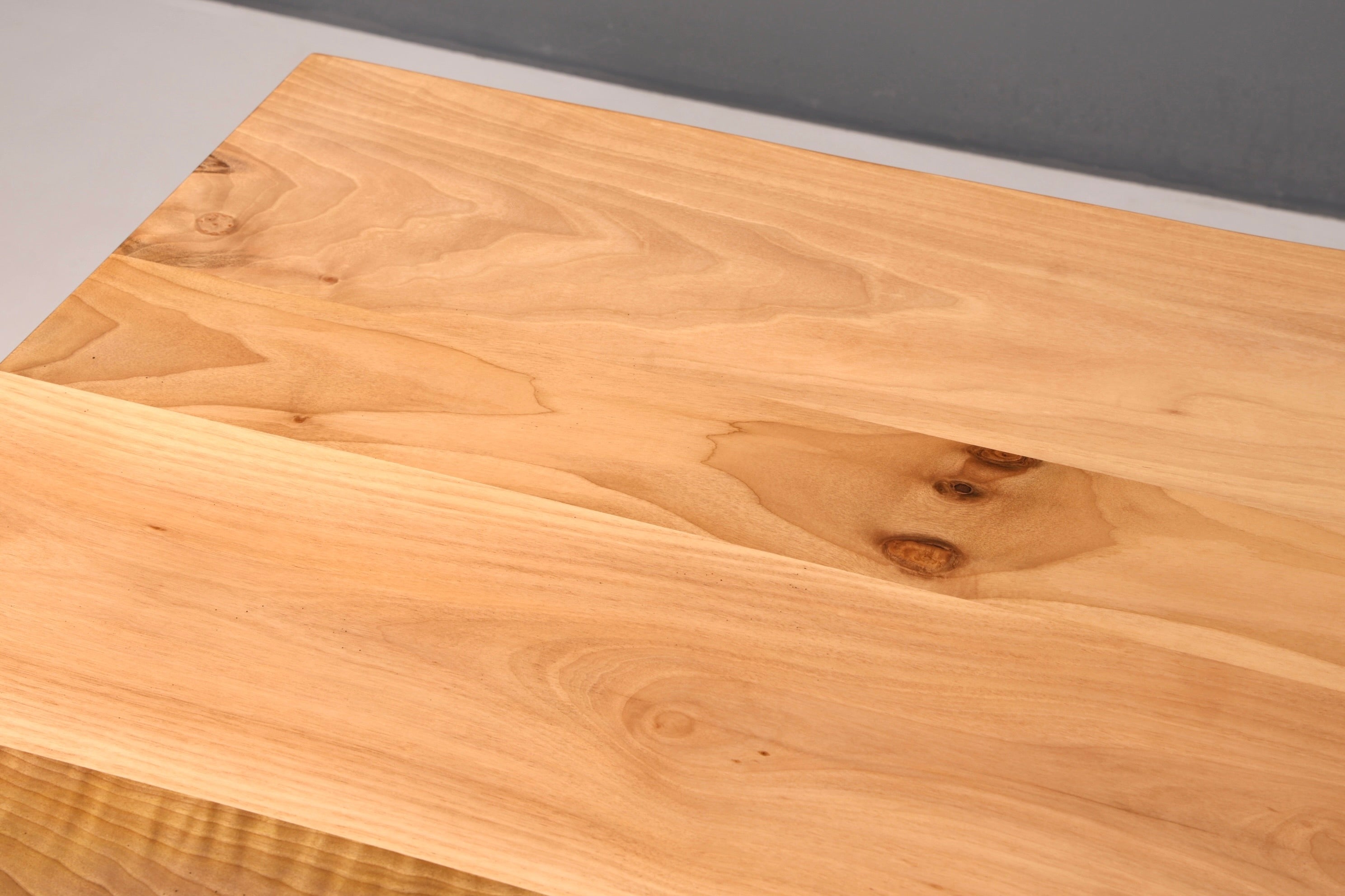 Wunderschöner Nussbaum Tisch 220cm-95cm Esszimmer Tisch Baumkanten Platte massiv Holz Küchentisch