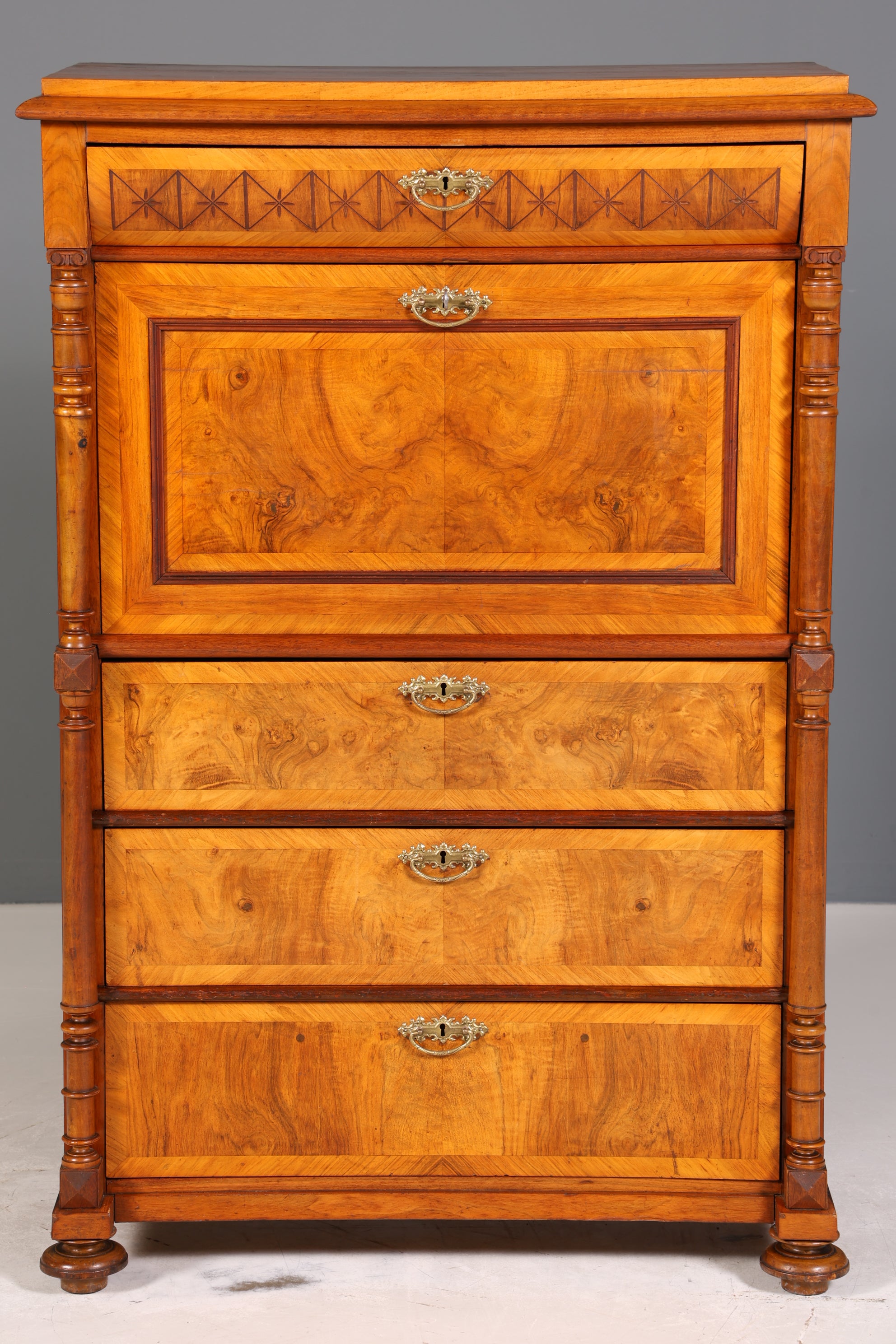 Stilvoller Gründerzeit Sekretär Vertiko Nussbaum Jugendstil Highboard Louis Philippe Kommode um 1880