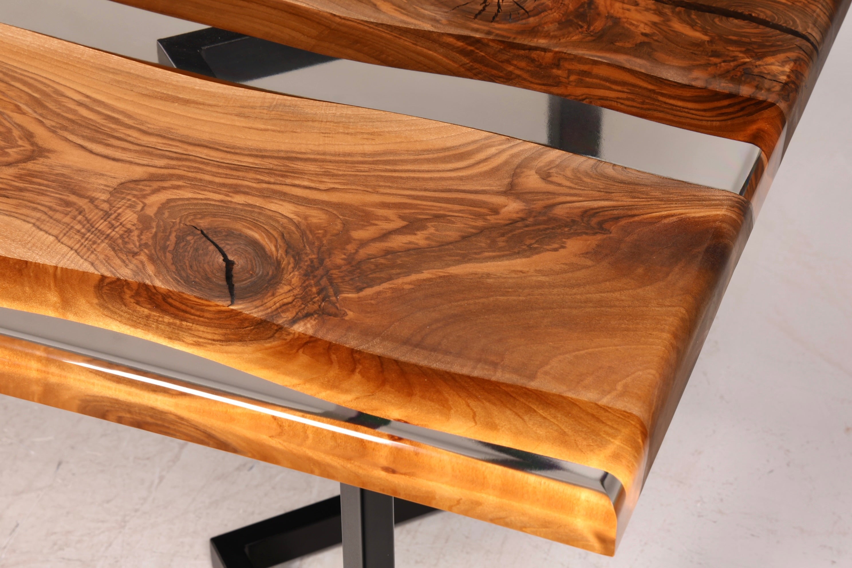 Wunderschöner Epoxidharz Tisch 220-90 cm Epoxy Nussbaum massiv Holz Esszimmer Tisch