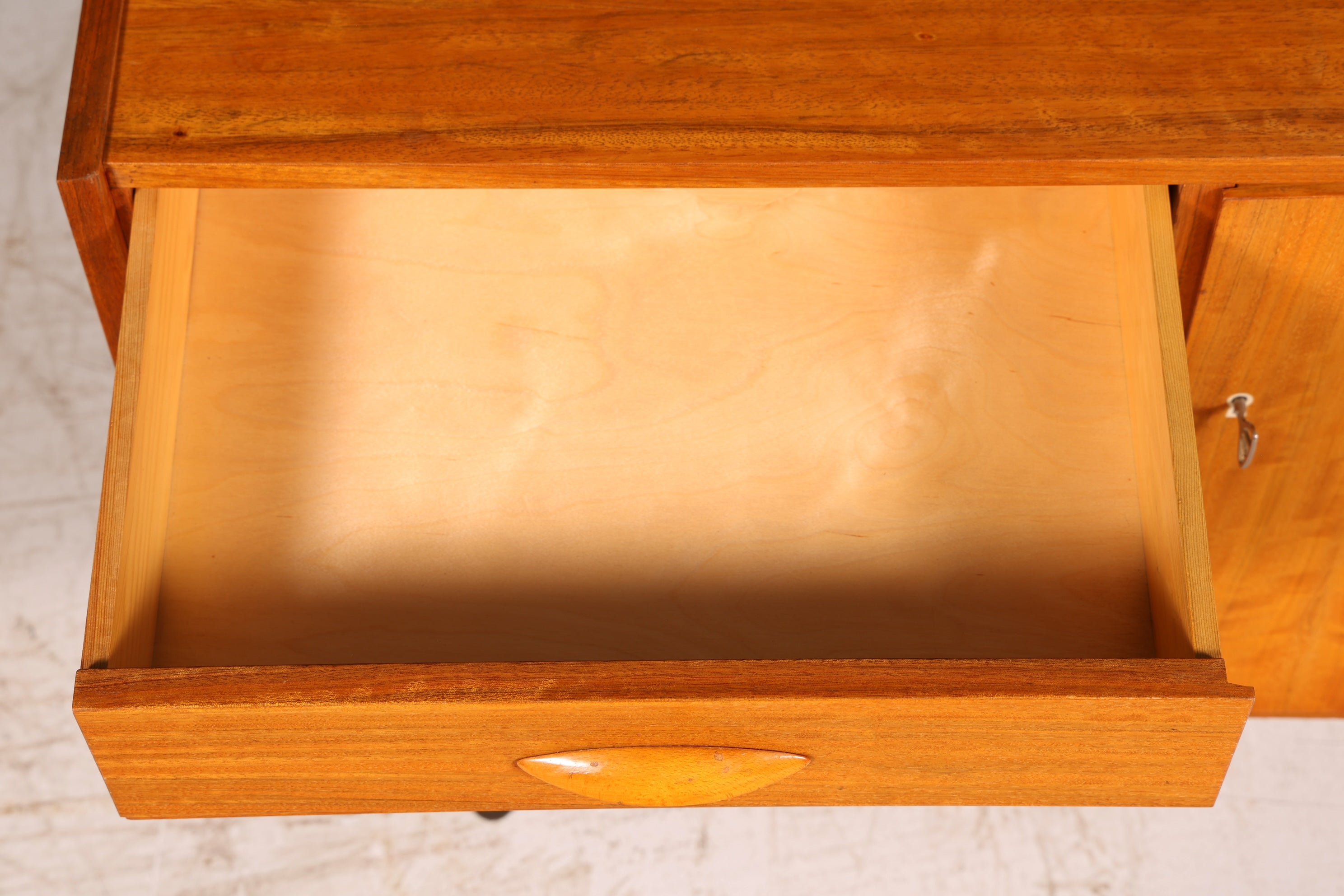 Wunderschönes Mid Century Sideboard Vintage Kommode 60er Schrank Flur Kommode echt Holz