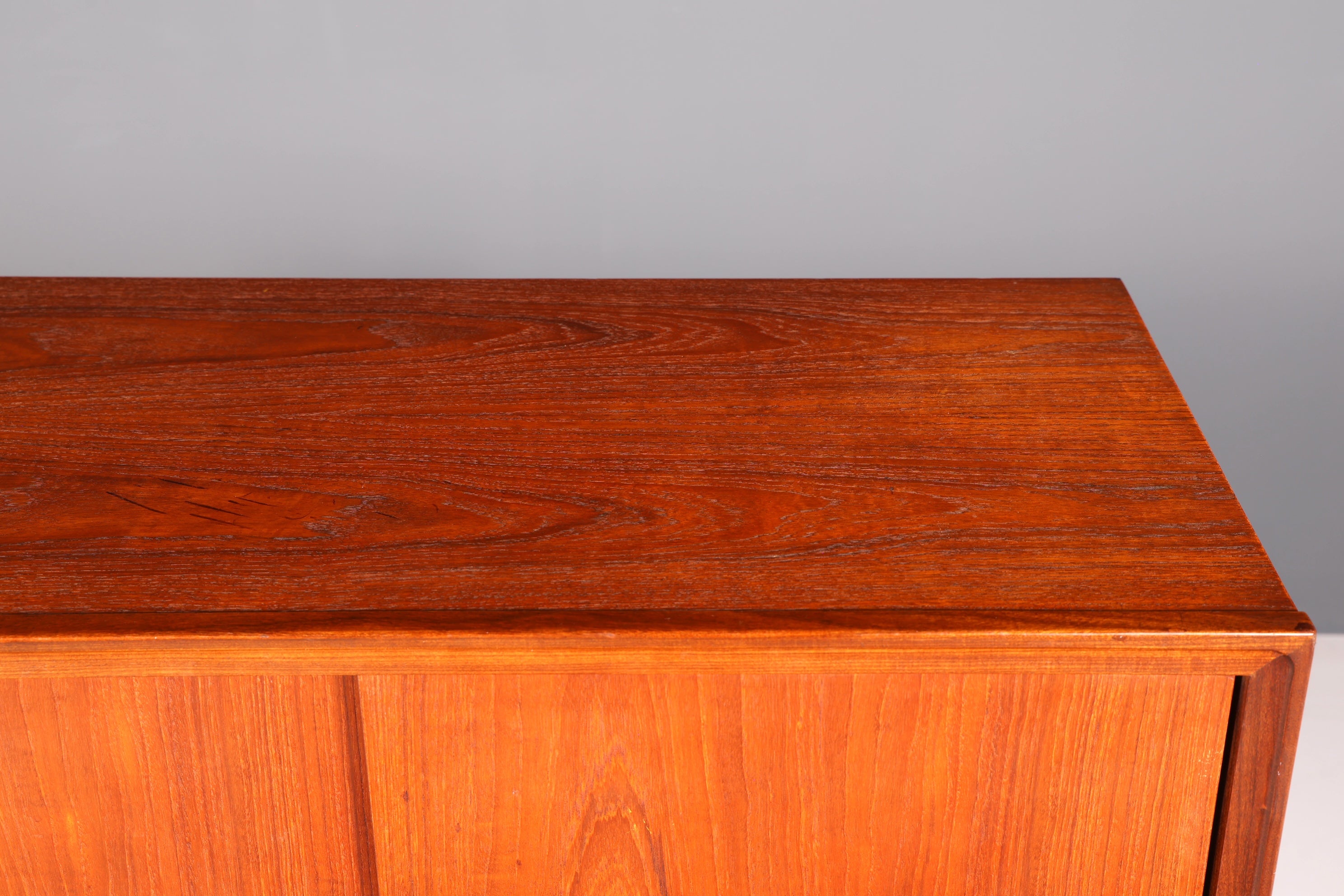 Wunderschönes Mid Century Highboard Vintage Schrank Retro Sideboard Danish Design Teak Holz Kommode
