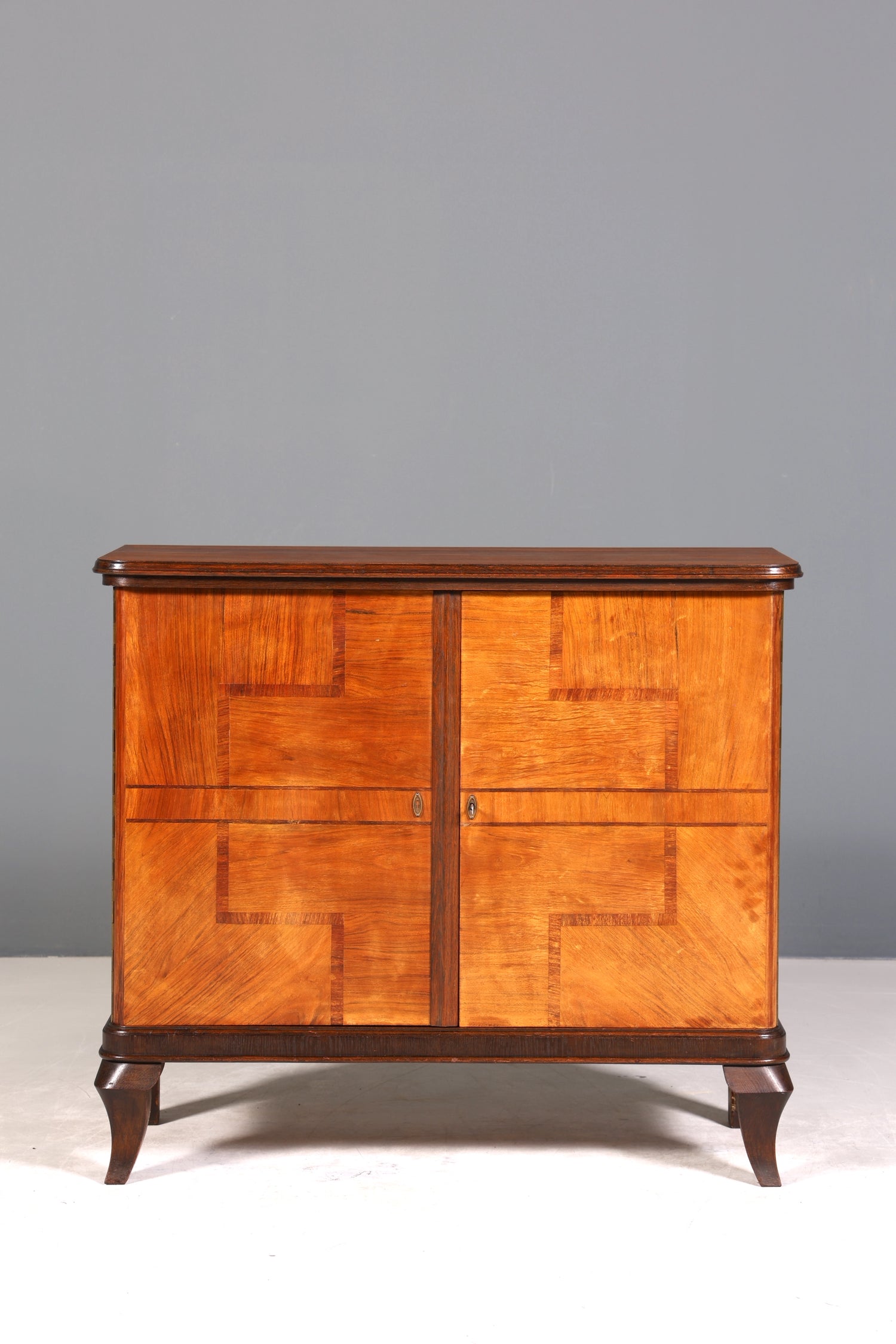 Wunderschöner Art Deco Stil Schrank um 1940 Sideboard Kommode Regal