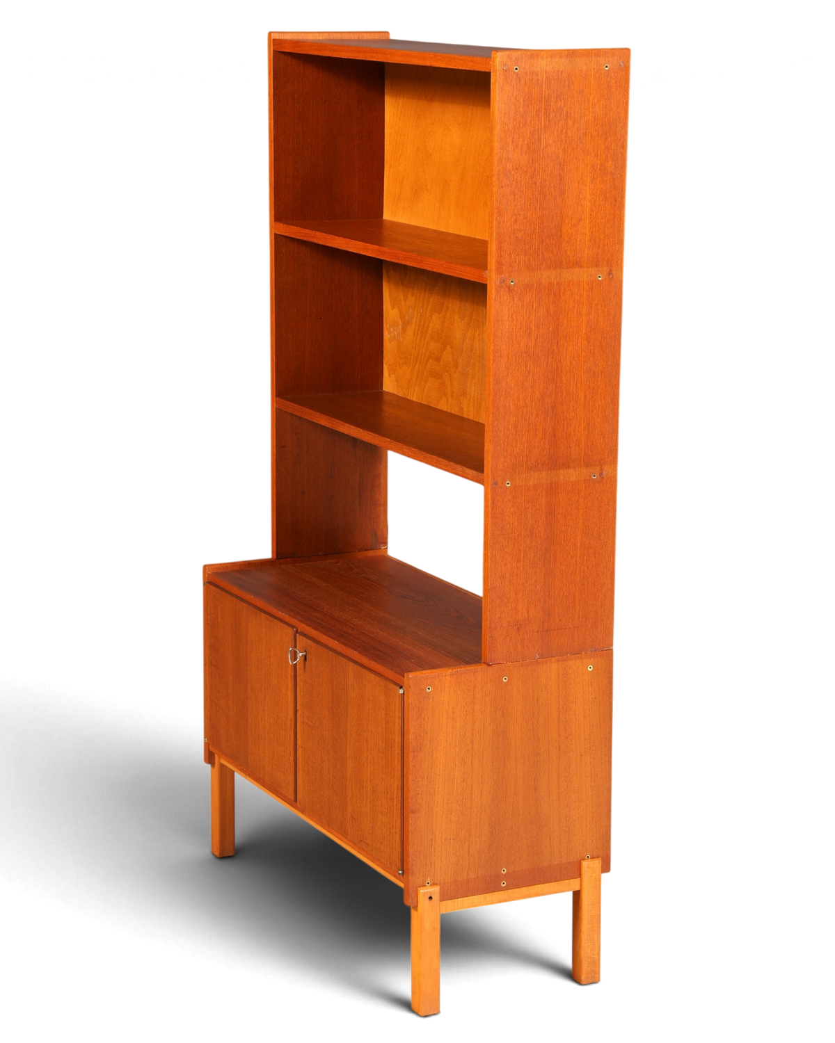 Hauptstadt Möblerei Mid Century Regal aus massivem Holz im Danish Design mit verstellbaren Böden und Schrankfach