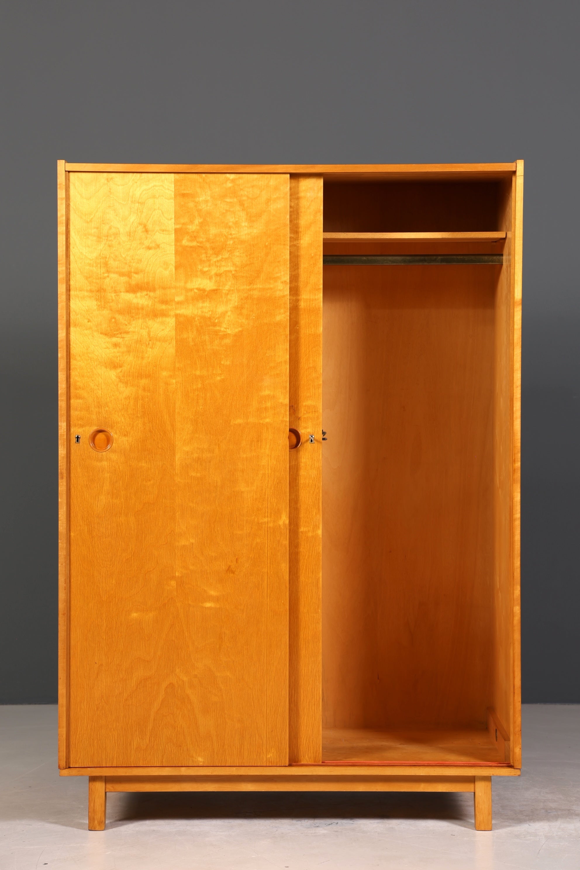 Traumhafter Mid Century Kleiderschrank Schiebetür Schrank Vintage Schrank Retro Wäscheschrank