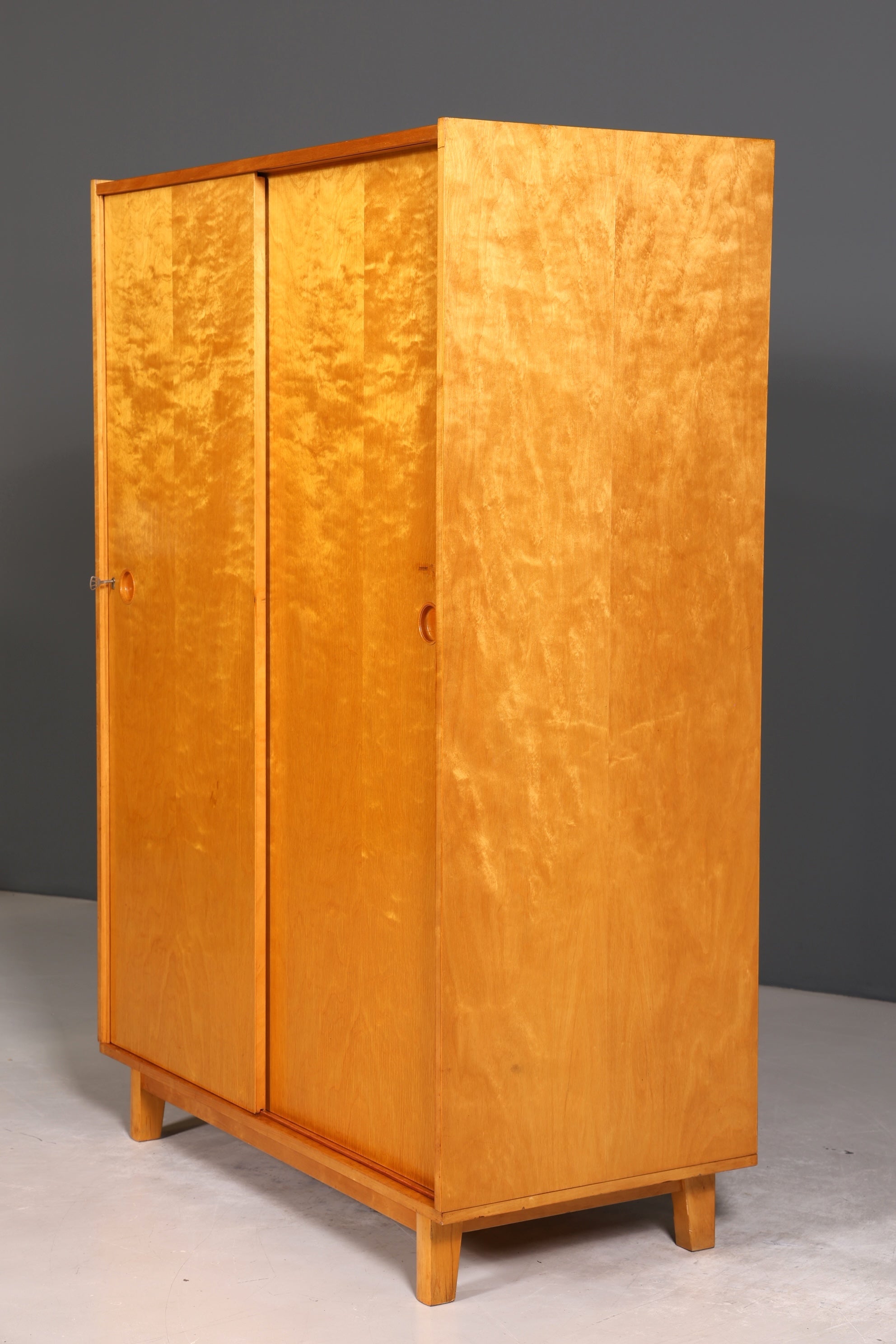 Traumhafter Mid Century Kleiderschrank Schiebetür Schrank Vintage Schrank Retro Wäscheschrank