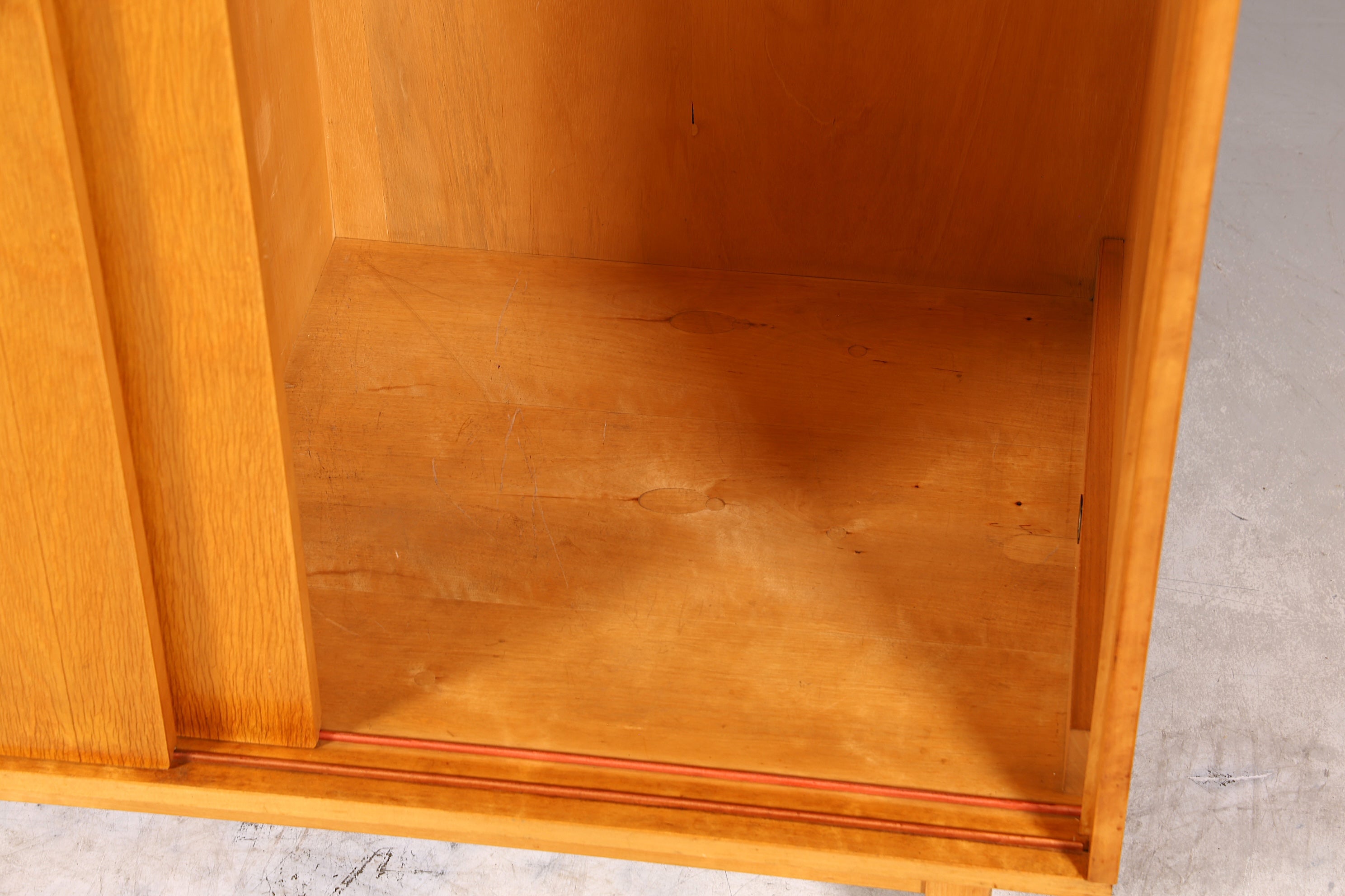 Traumhafter Mid Century Kleiderschrank Schiebetür Schrank Vintage Schrank Retro Wäscheschrank