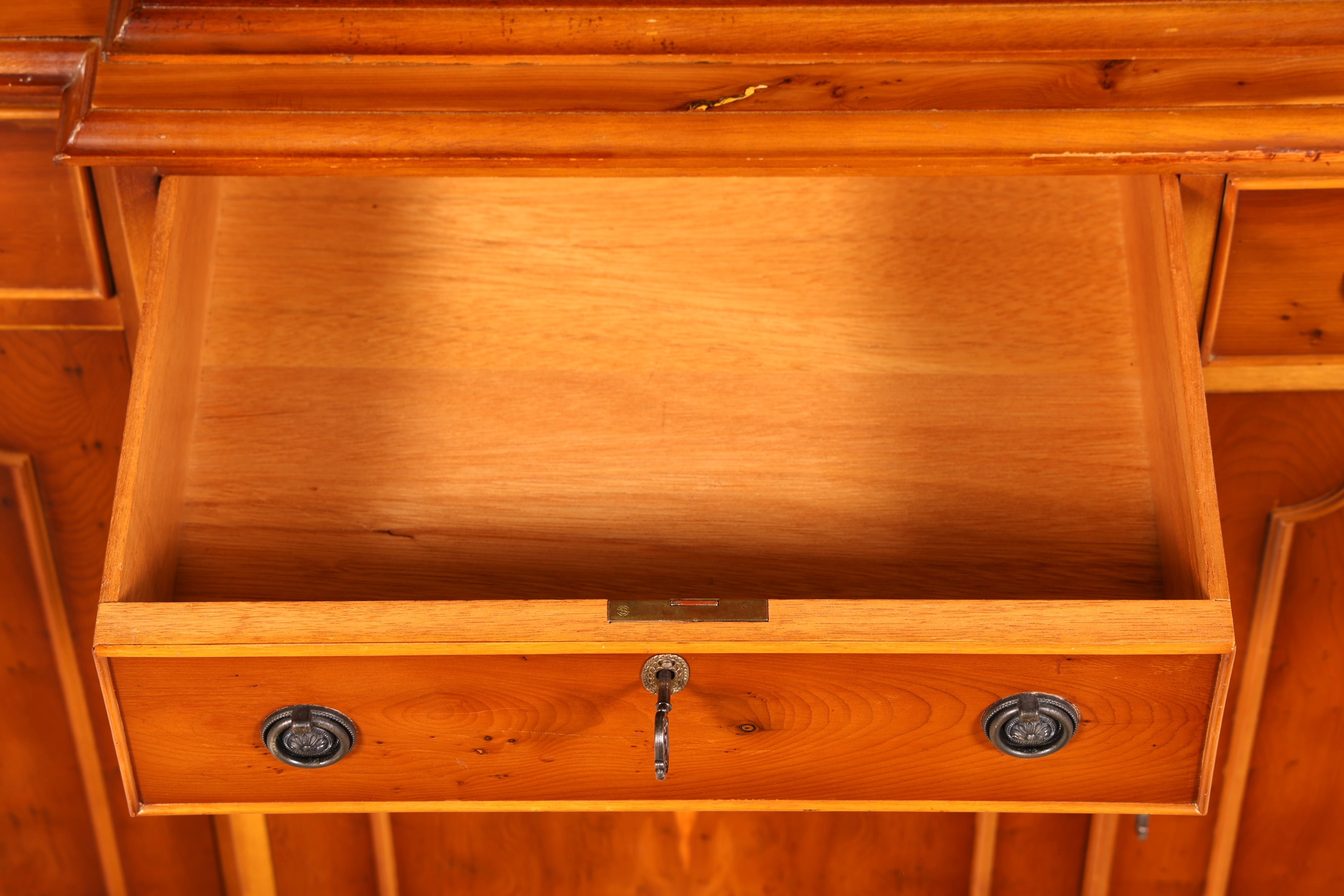 Beautiful English Display Cabinet Bookcase Yew Library Glass Display Cabinet Sideboard Antique
