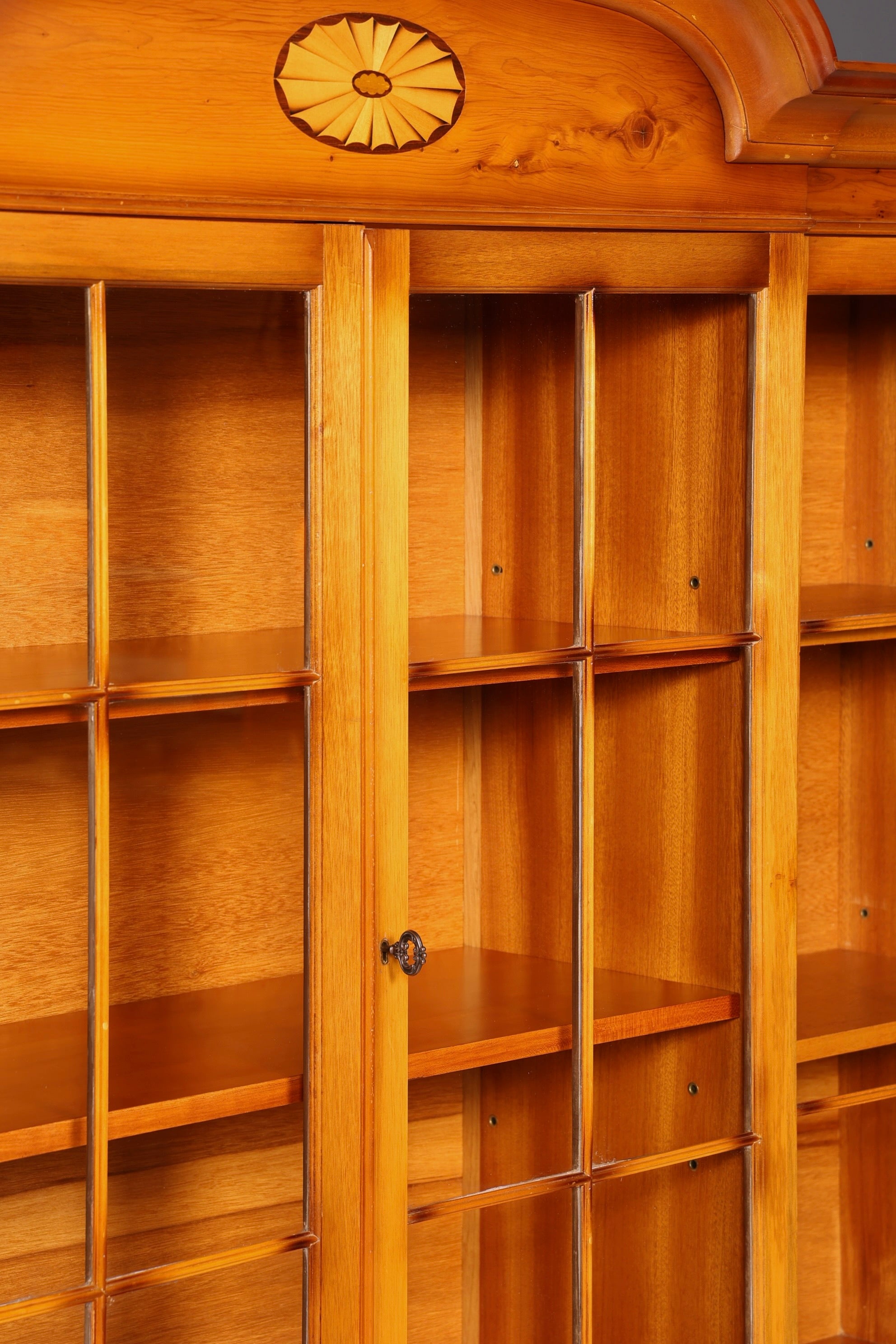 Beautiful English Display Cabinet Bookcase Yew Library Glass Display Cabinet Sideboard Antique
