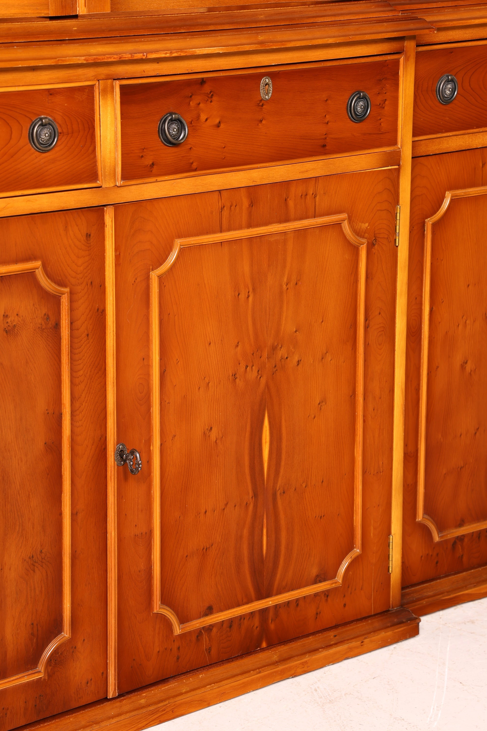 Beautiful English Display Cabinet Bookcase Yew Library Glass Display Cabinet Sideboard Antique