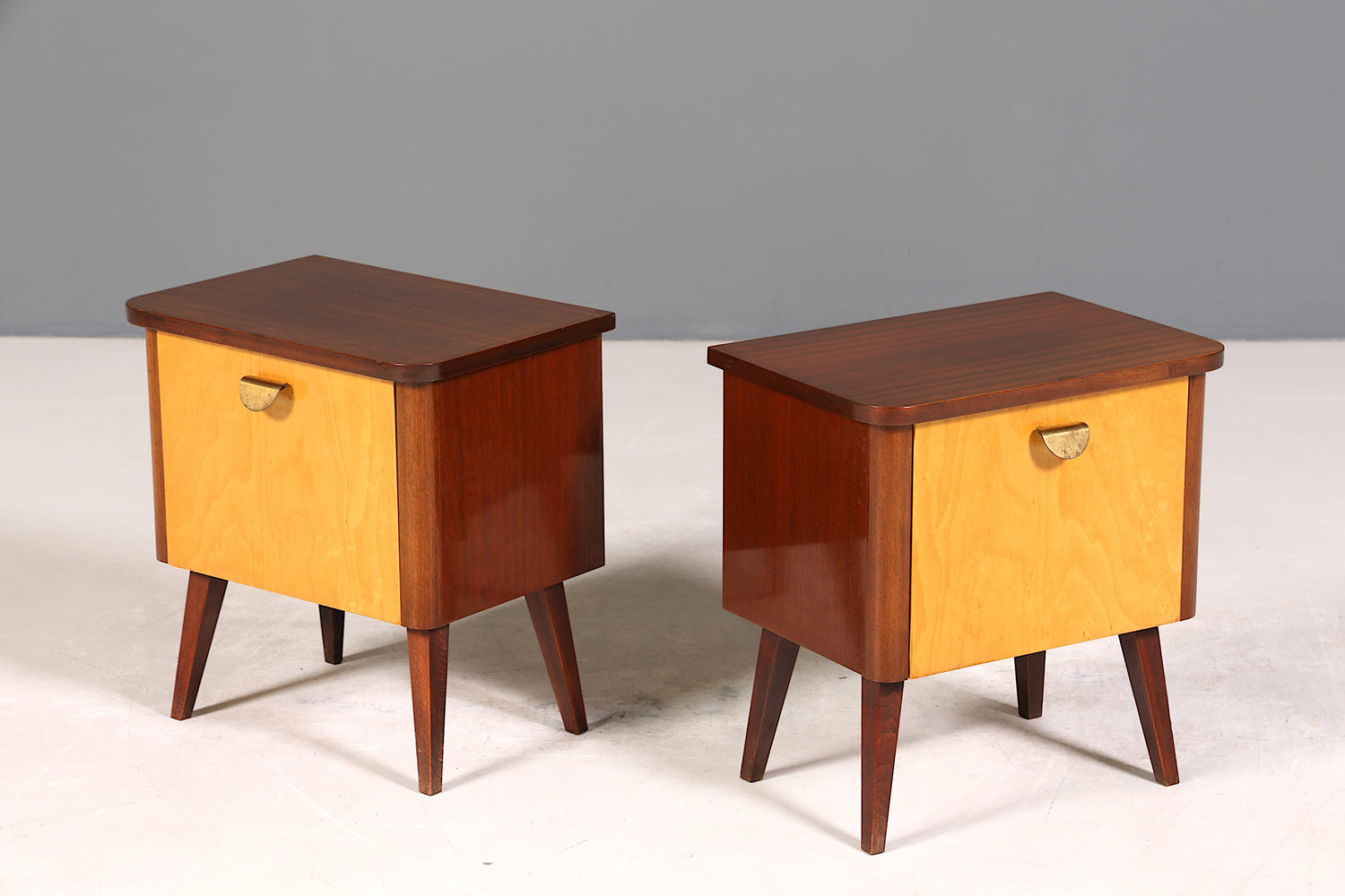 Wunderschöne Mid Century Kommode Vintage Klappschränkchen Retro Nachttisch 1 von 2