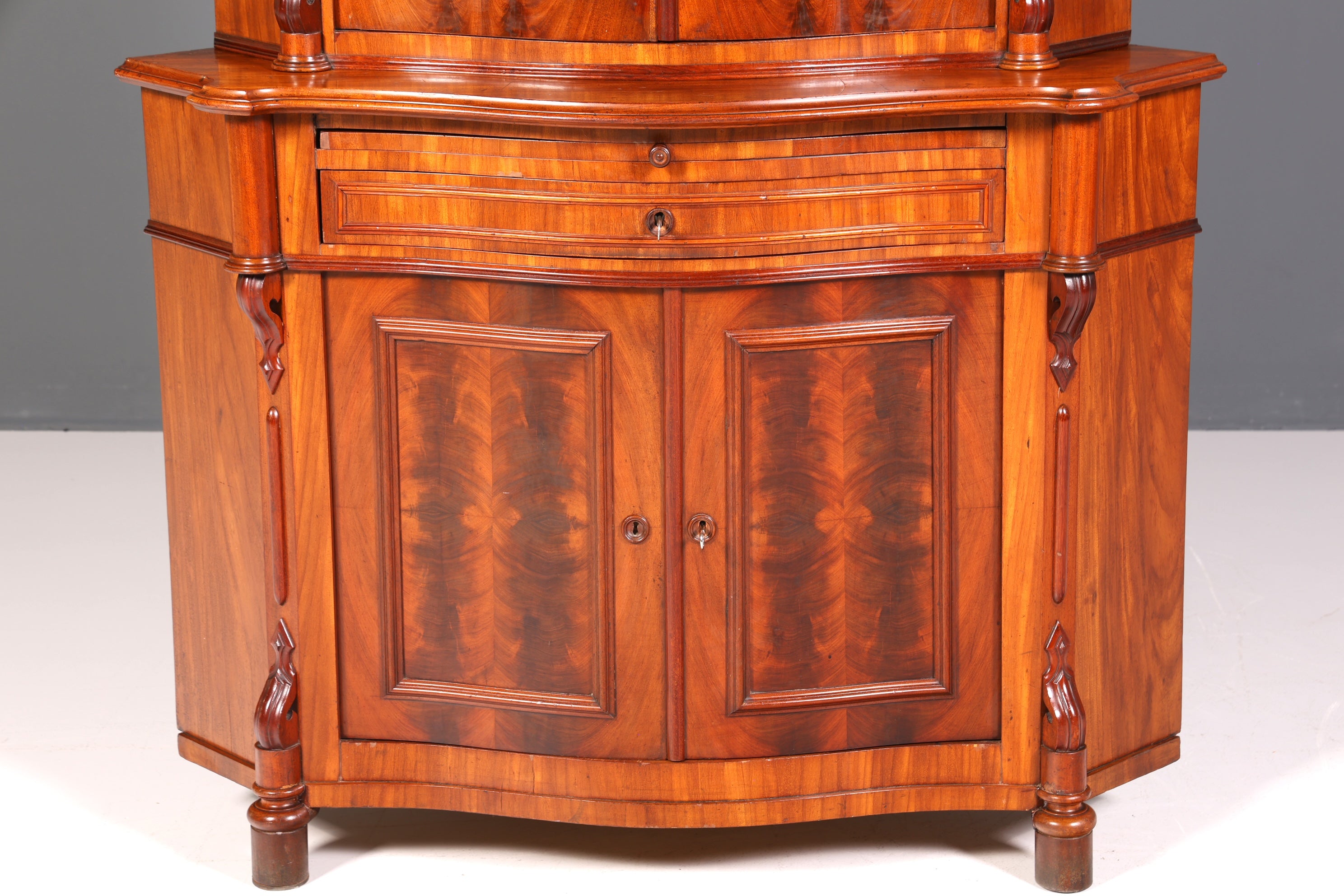 Traumhafter Louis Philippe Eckschrank Antik Gründerzeit Schrank um 1880