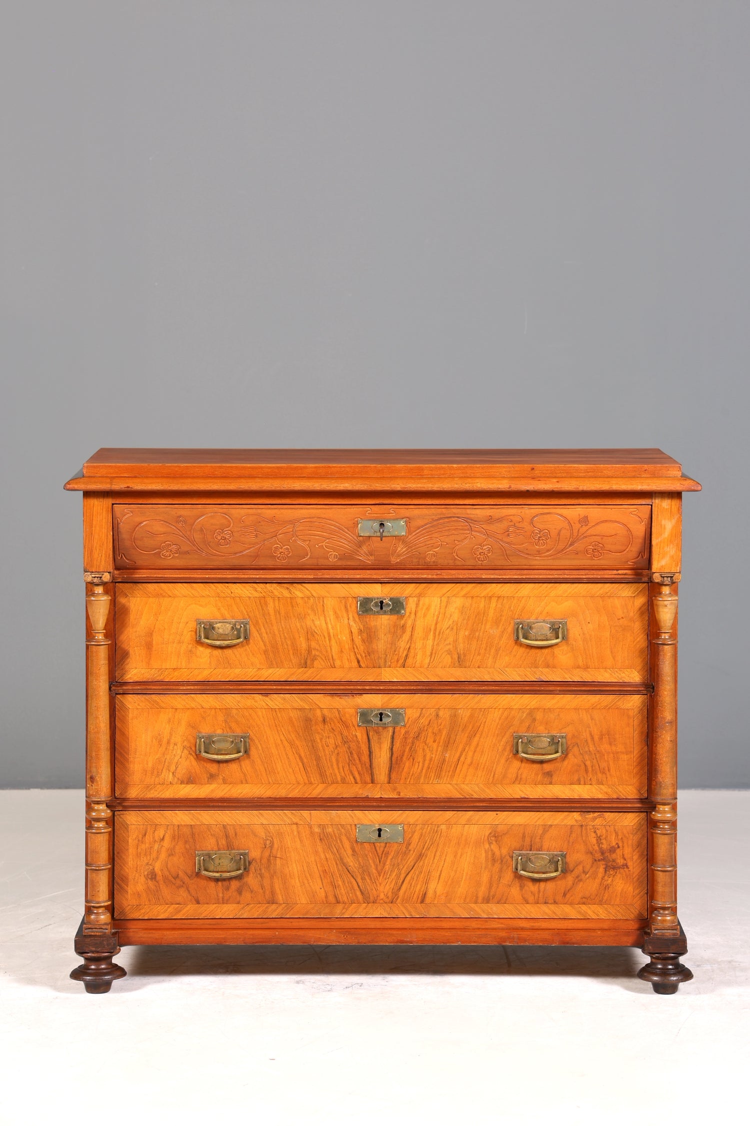 Stilvolle Gründerzeit Kommode Jugendstil Antik Sideboard Schubladenkommode Wäschekommode