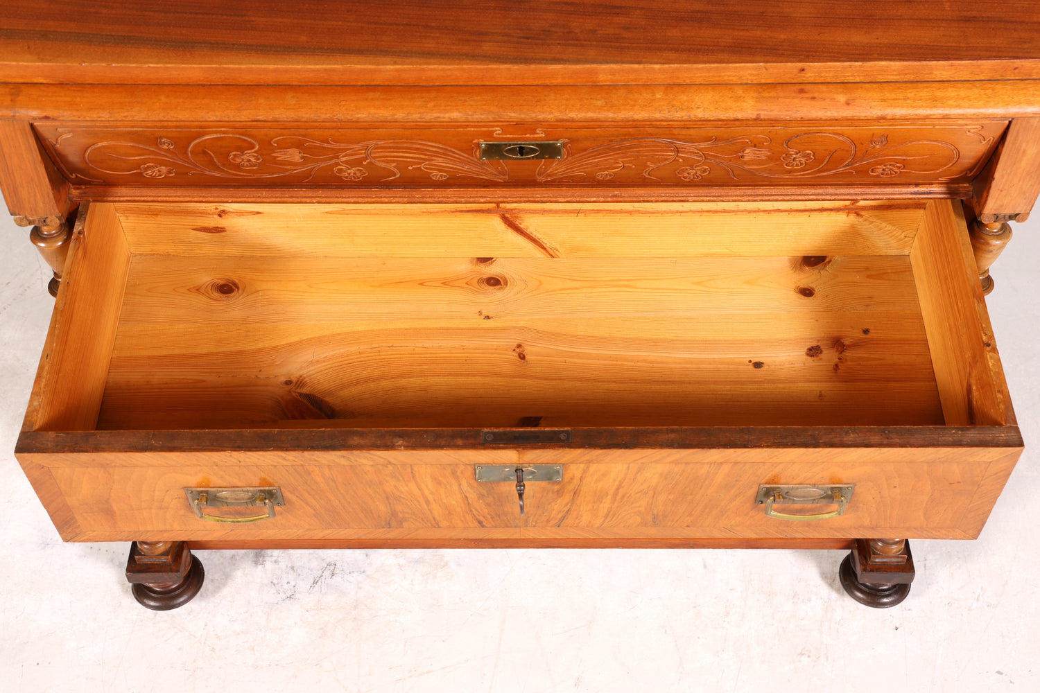 Stilvolle Gründerzeit Kommode Jugendstil Antik Sideboard Schubladenkommode Wäschekommode