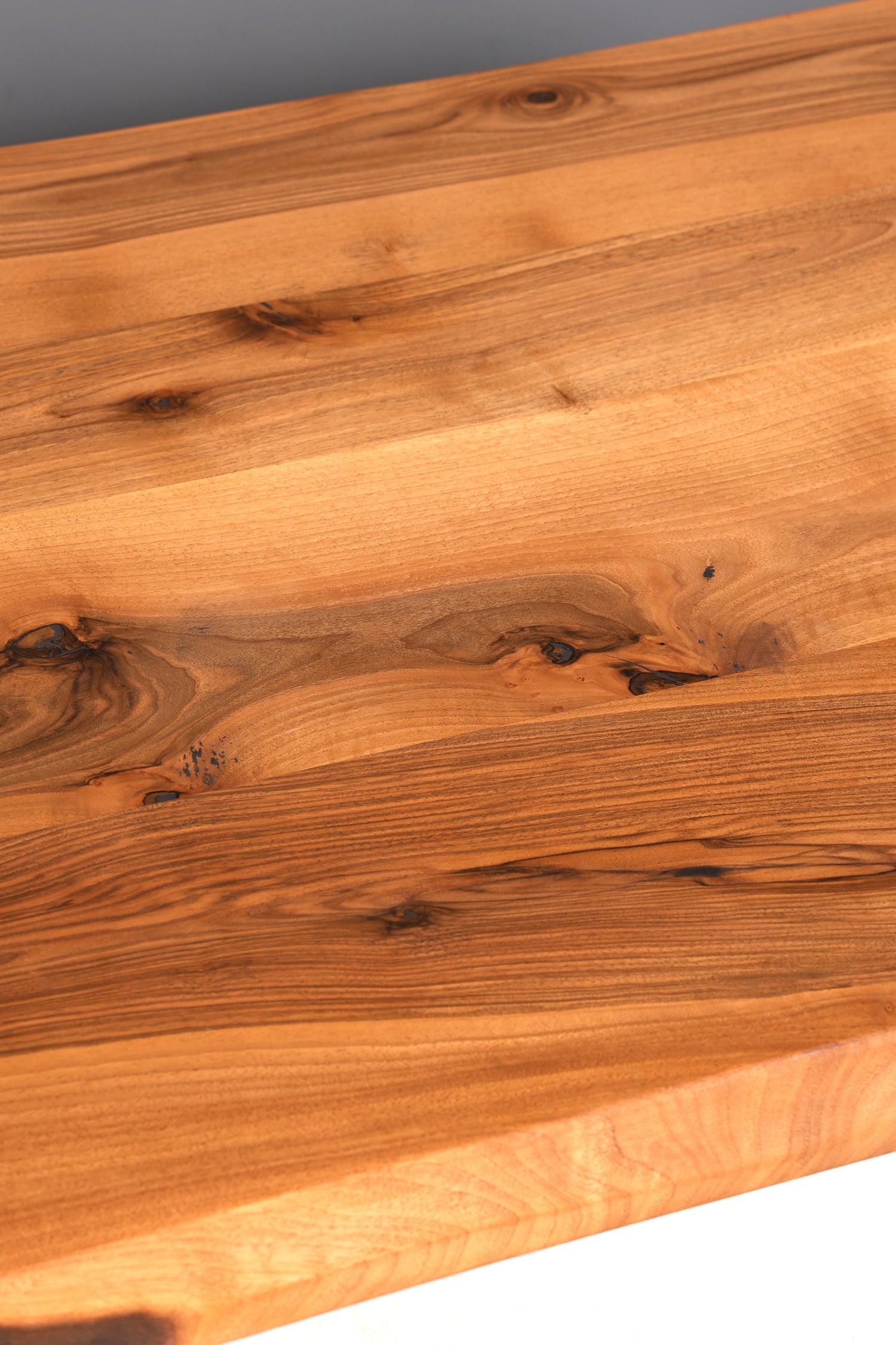 Wunderschöner Nussbaum Tisch 240cm-95cm Esszimmer Tisch Baumkanten Platte massiv Holz Küchentisch