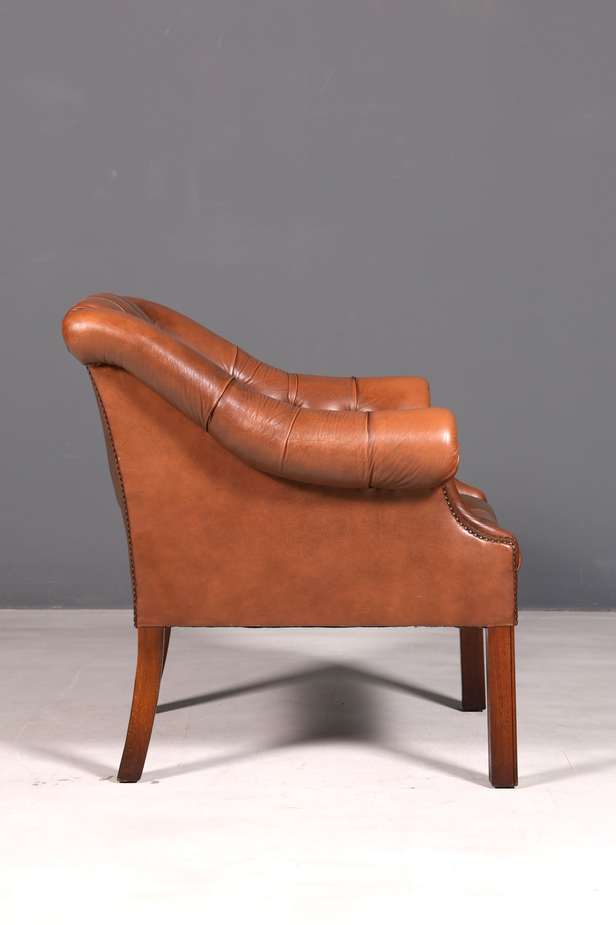 Elegant Chesterfield armchair club chair genuine brown leather English leather armchair