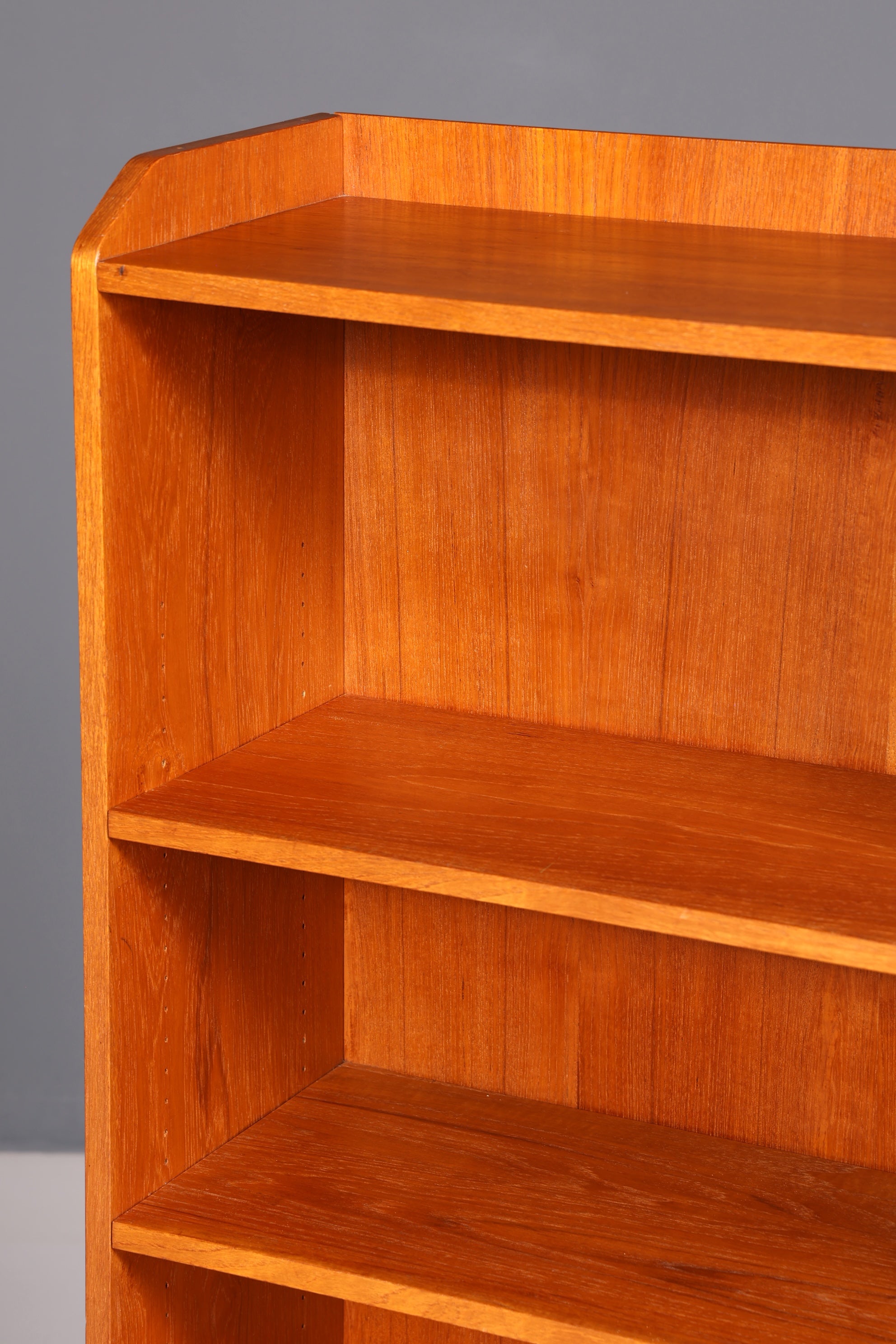 Schlichtes Mid Century Regal Vintage Bücherregal Schrank Buchablage 60s Bookshelf Designklassiker