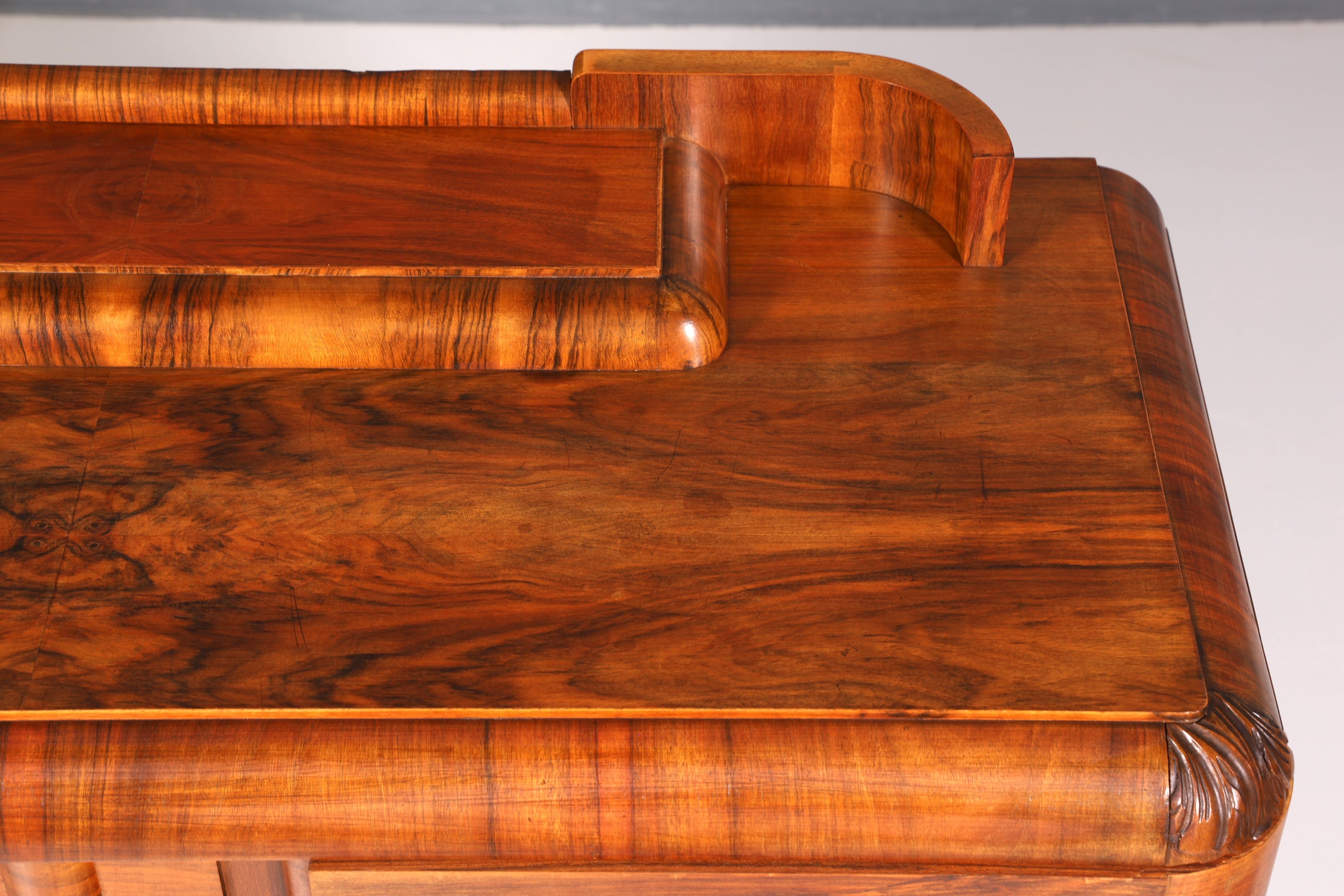 Wunderschöner Original Art Deco Schrank Nussbaum Sideboard massiv Holz Antik Anrichte