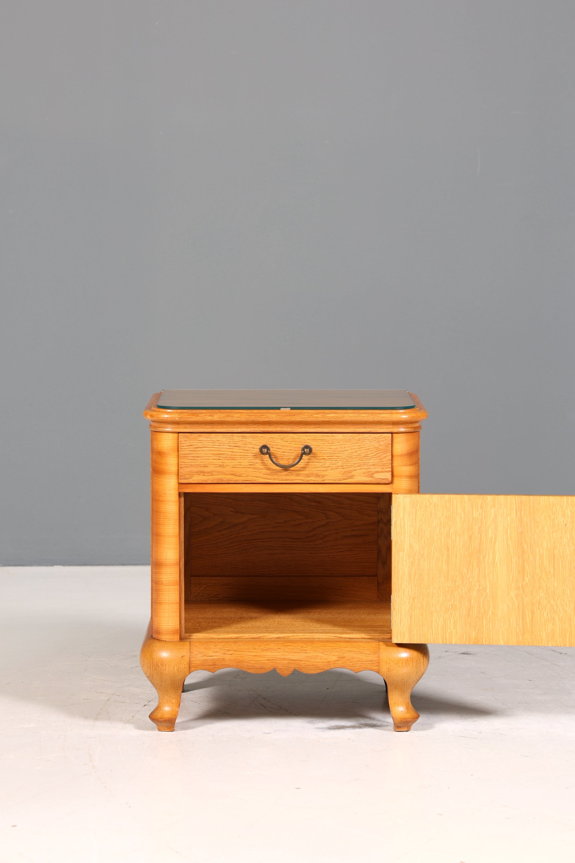 Traumhafte Mid Century Kommode Vintage Nachttisch 60s Schrank Nachtschrank 2 von 2