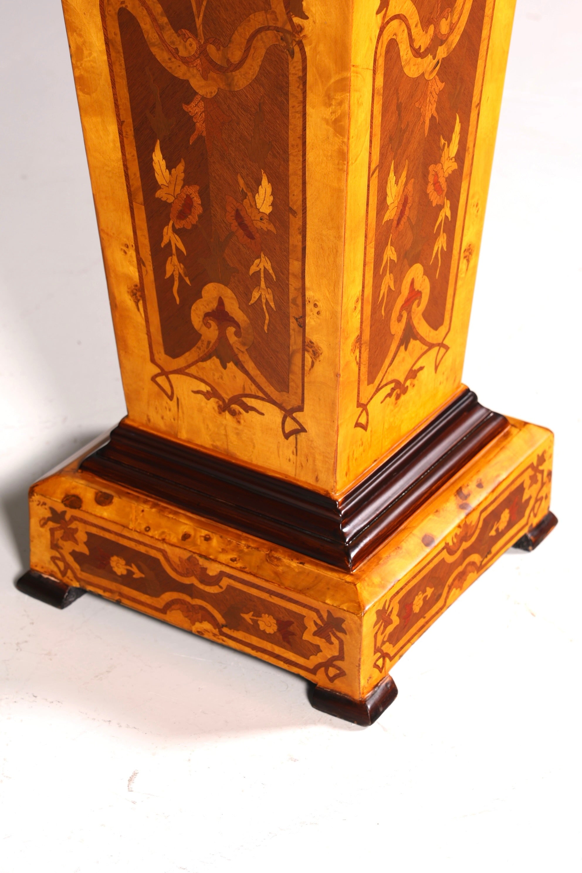 Traumhafte Barock Stil Säule Louis XV Blumensäule Naturstein Marmor Ablage Tisch